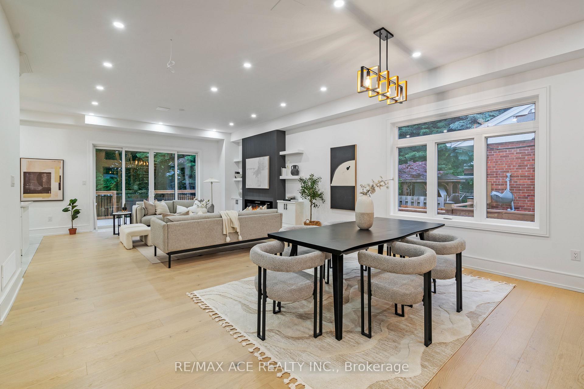 Photo 7 of 12 McCowan Road, Scarborough, Cliffcrest — HOMEH