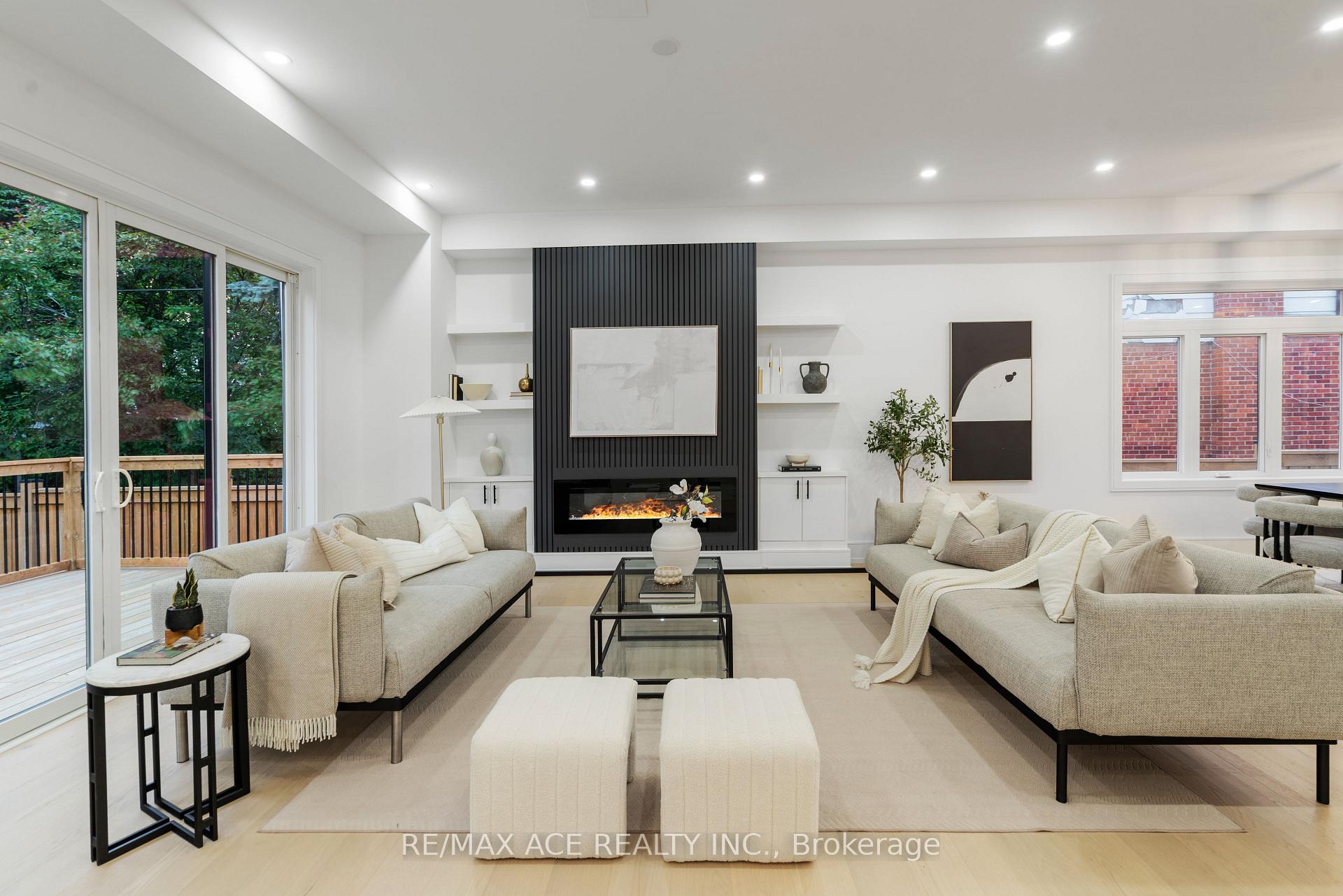 Photo 11 of 12 McCowan Road, Scarborough, Cliffcrest — HOMEH