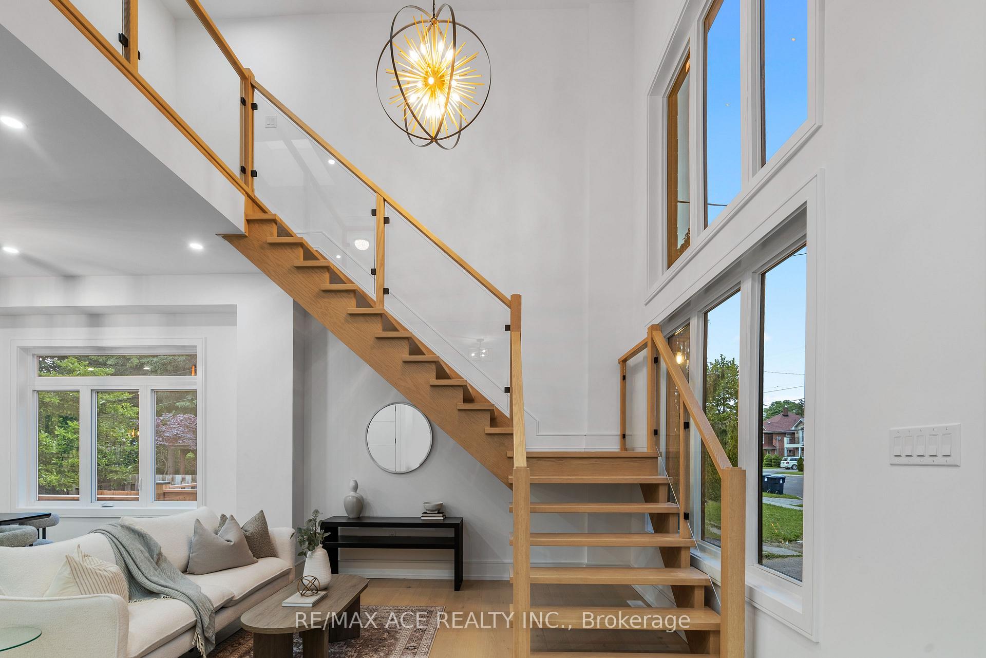 Photo 19 of 12 McCowan Road, Scarborough, Cliffcrest — HOMEH