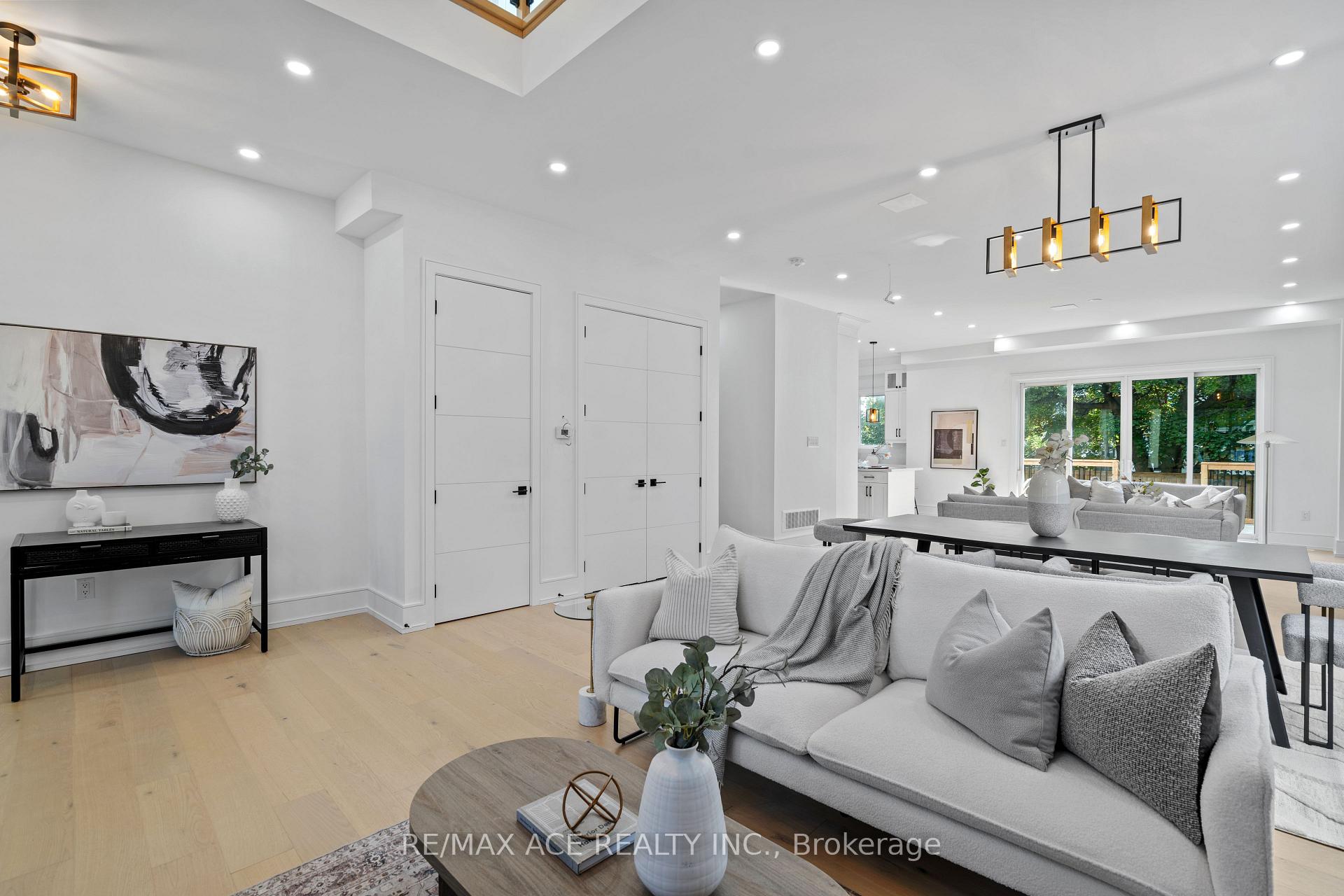Photo 30 of 12 McCowan Road, Scarborough, Cliffcrest — HOMEH