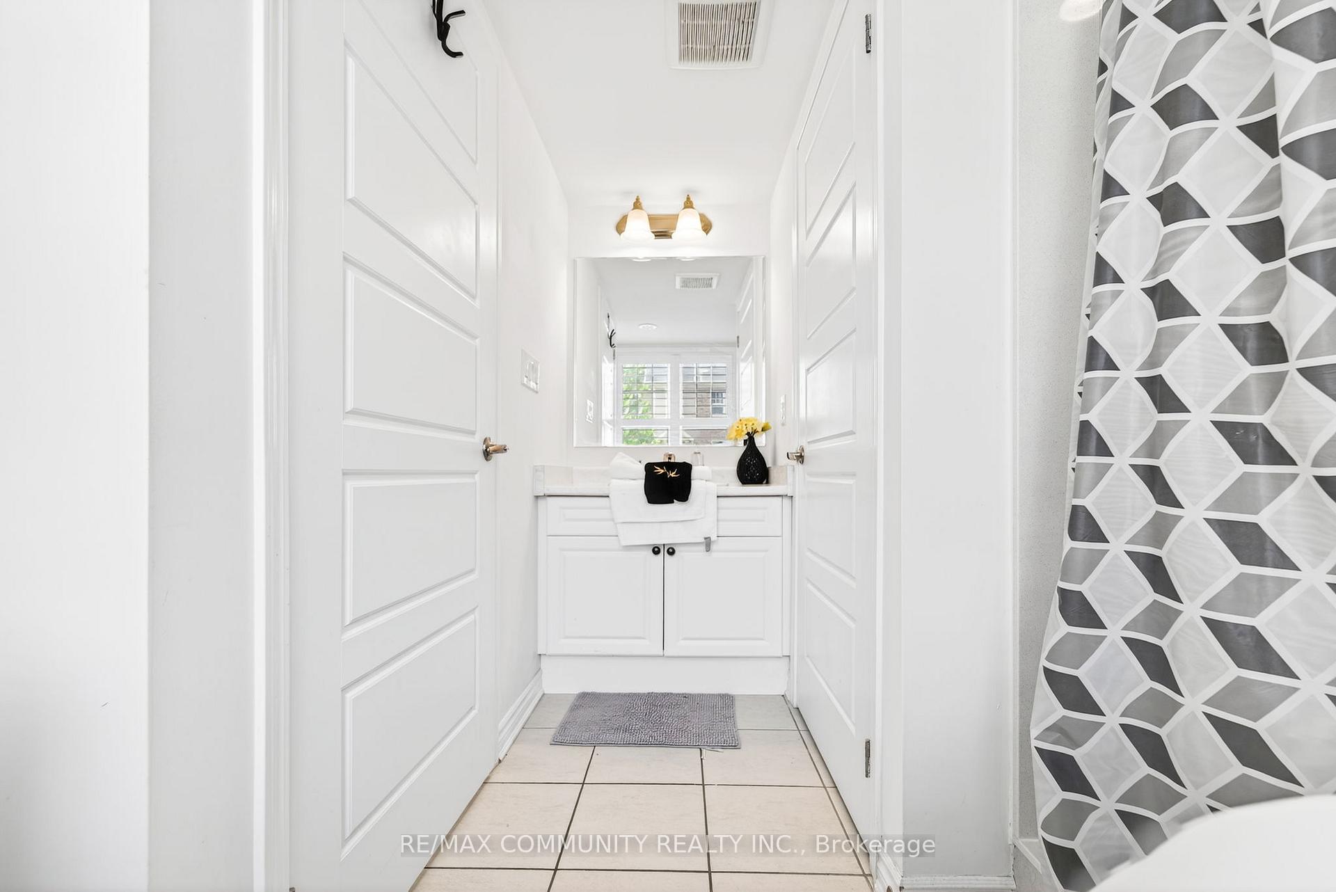 Photo 9 of 1040 Dragonfly Avenue, Pickering, Rural Pickering — HOMEH