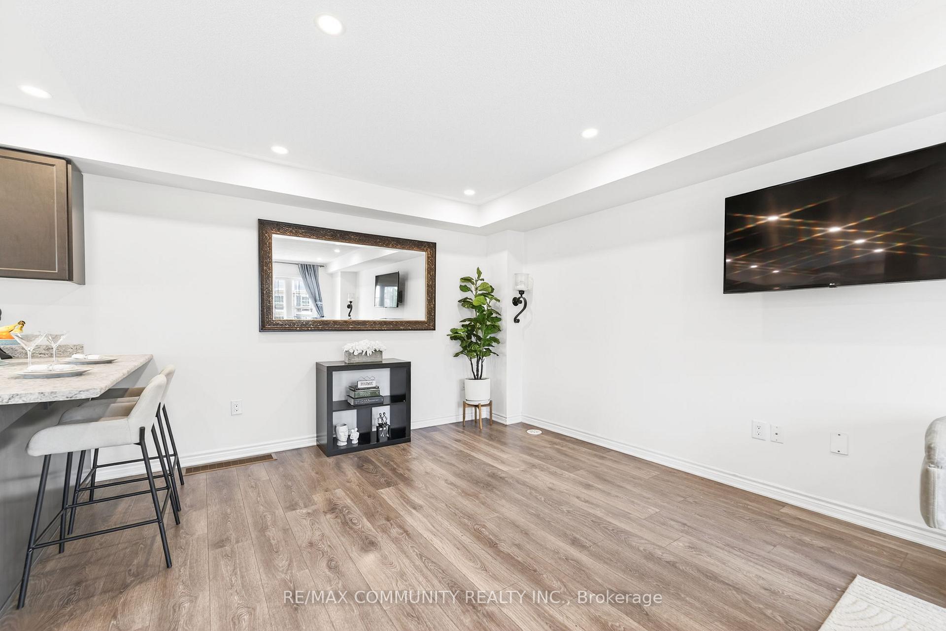 Photo 10 of 1040 Dragonfly Avenue, Pickering, Rural Pickering — HOMEH