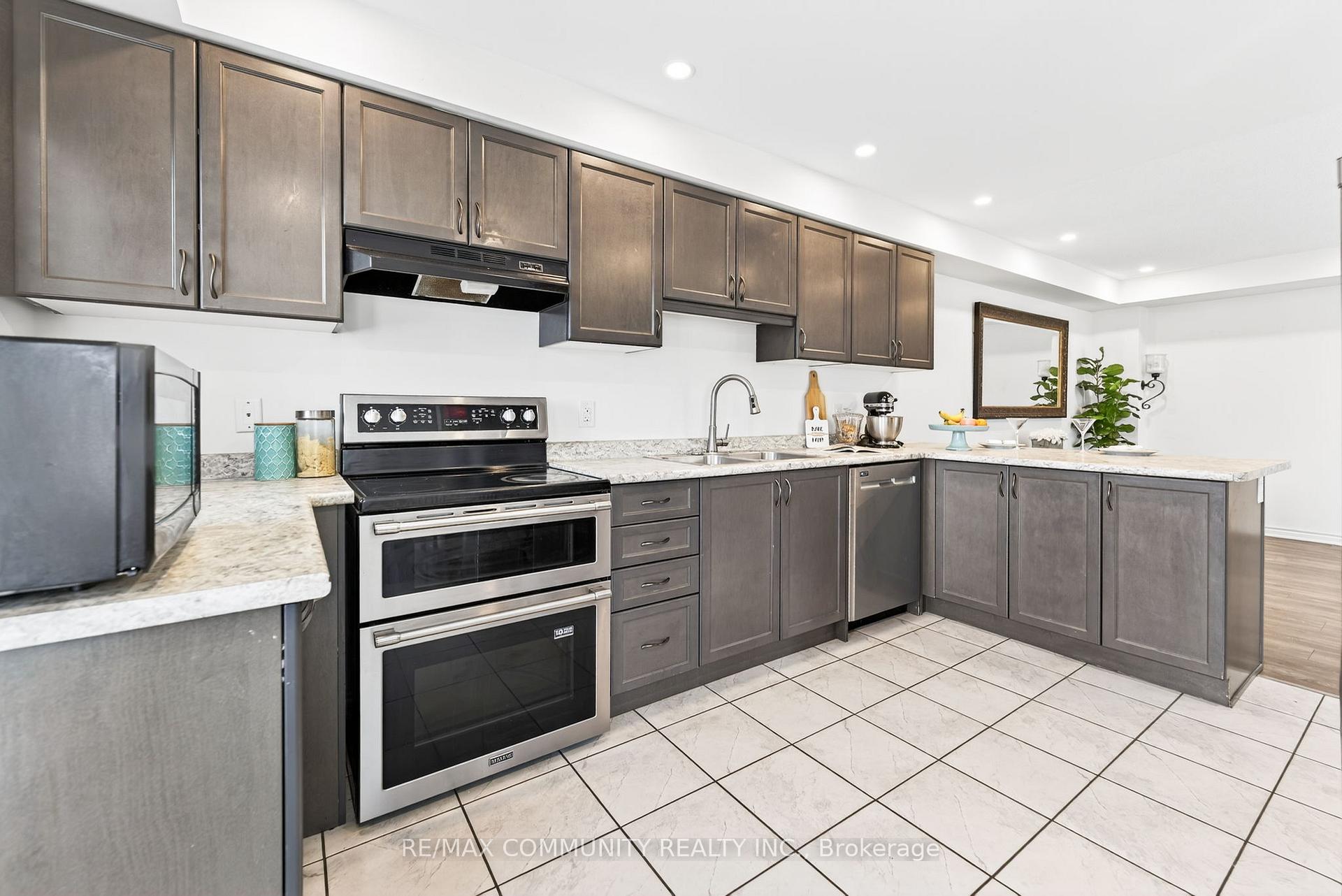 Photo 15 of 1040 Dragonfly Avenue, Pickering, Rural Pickering — HOMEH