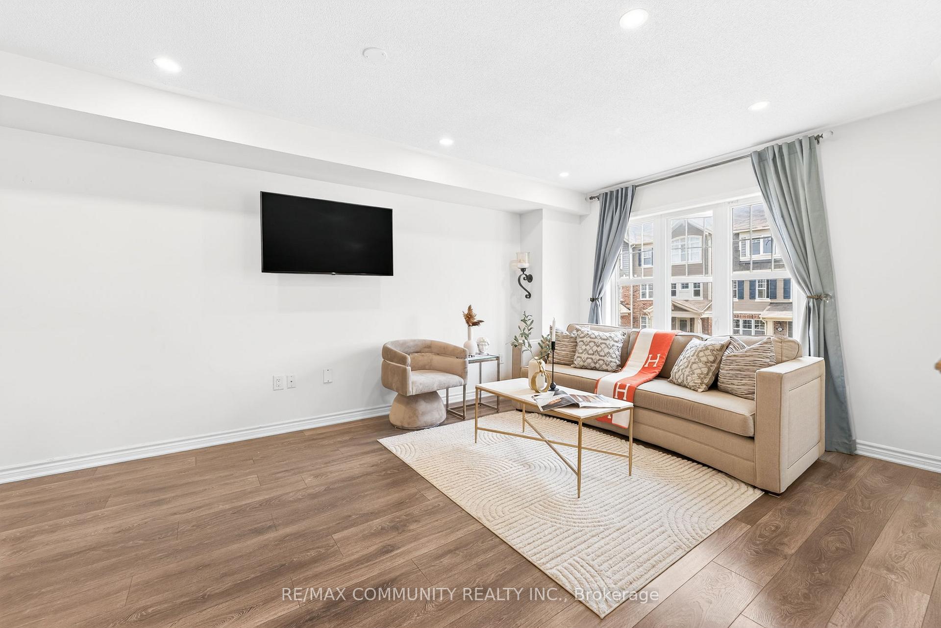 Photo 20 of 1040 Dragonfly Avenue, Pickering, Rural Pickering — HOMEH
