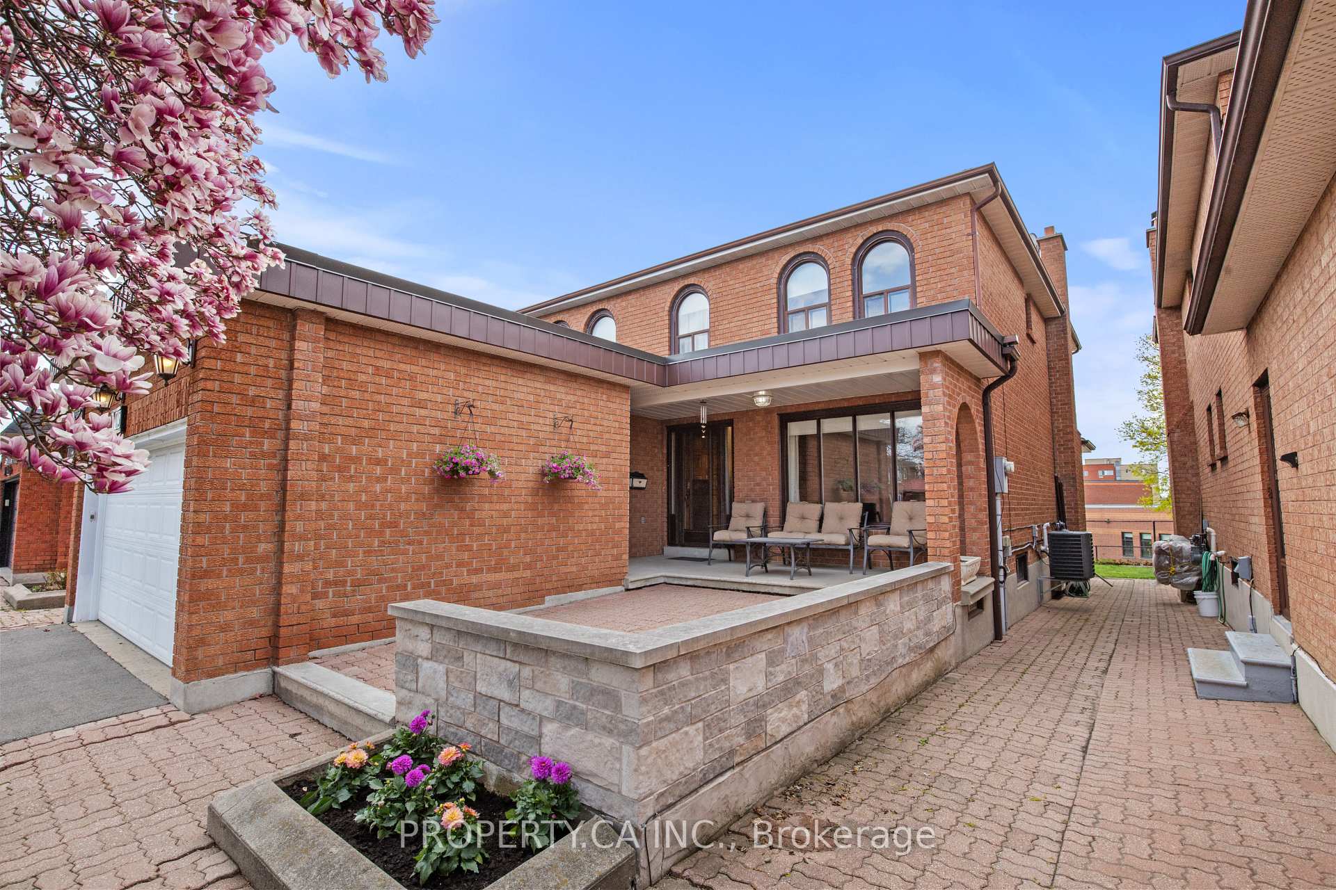 Photo 3 of 115 Forest Drive, Vaughan, West Woodbridge — HOMEH