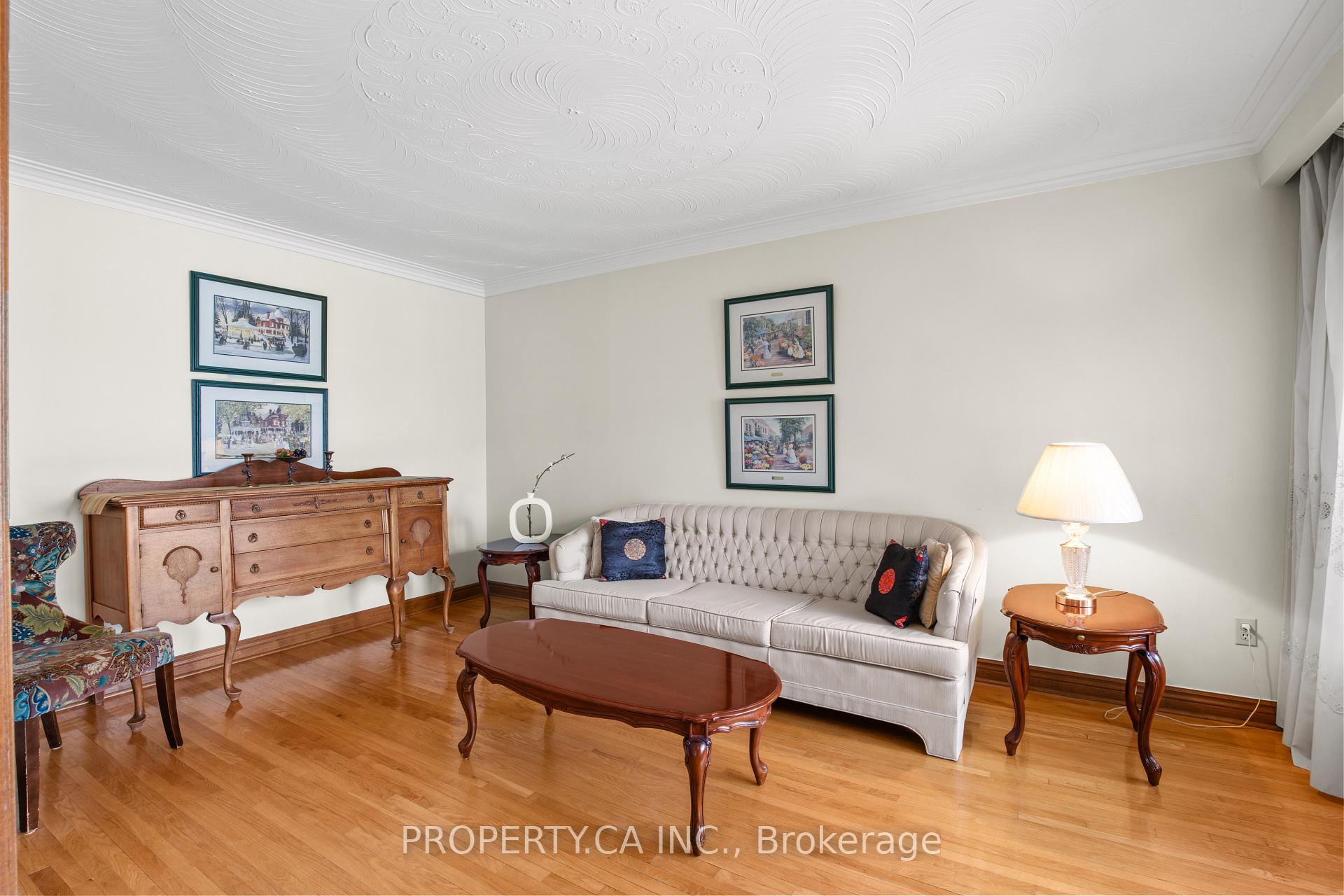 Photo 6 of 115 Forest Drive, Vaughan, West Woodbridge — HOMEH