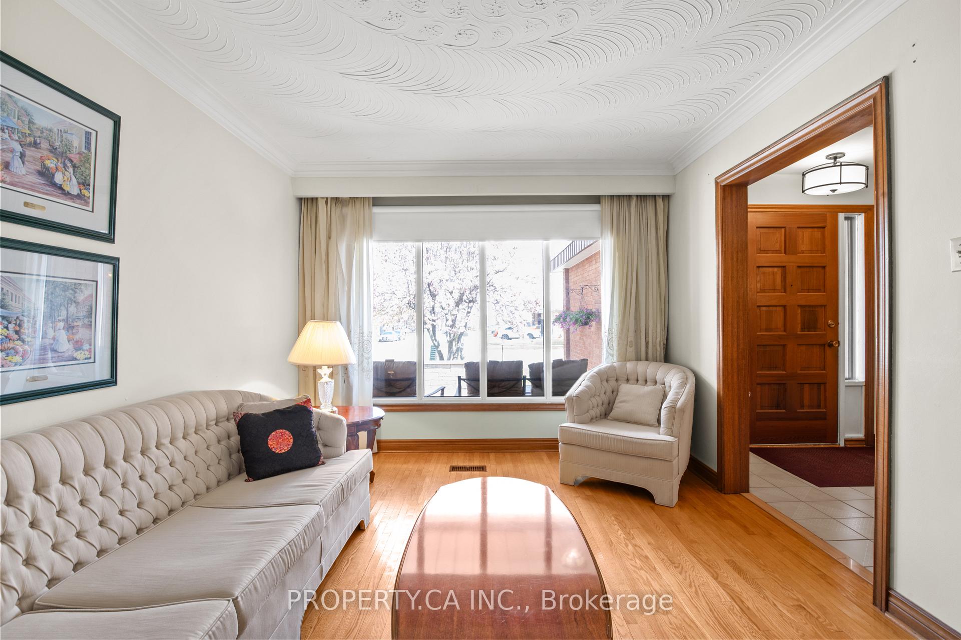 Photo 5 of 115 Forest Drive, Vaughan, West Woodbridge — HOMEH