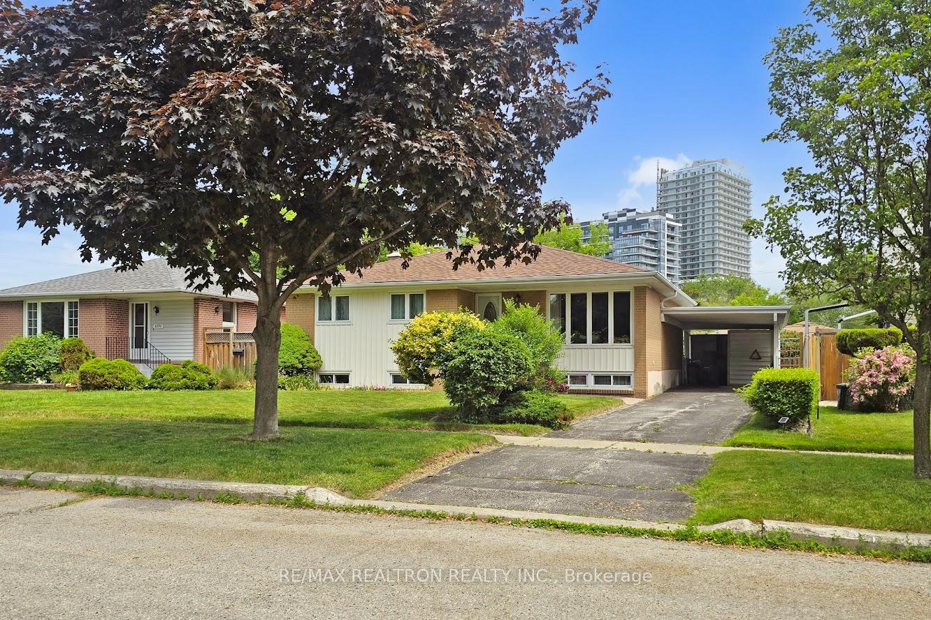 Photo 4 of 1378 Poprad Avenue, Pickering, Bay Ridges — HOMEH