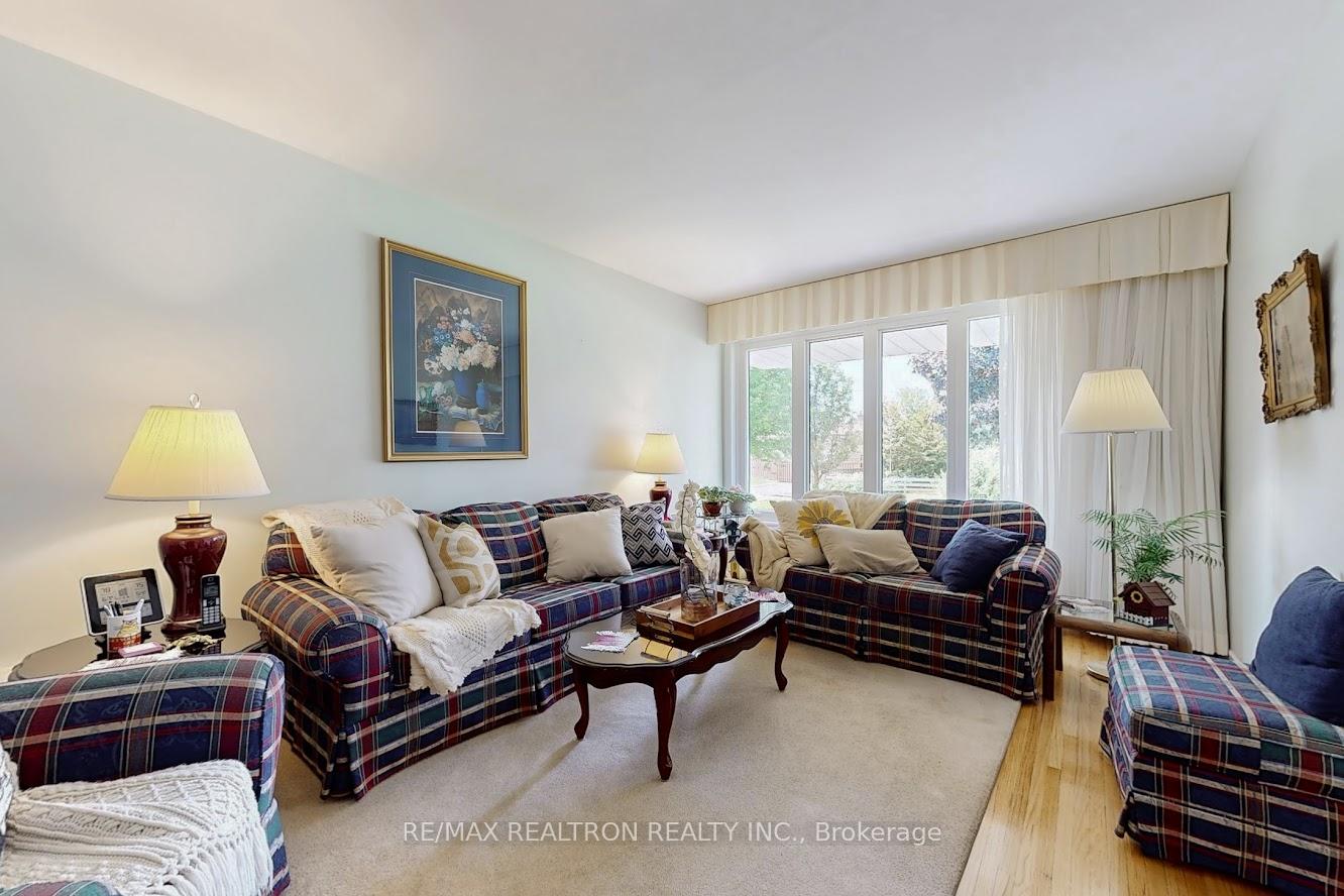 Photo 2 of 1378 Poprad Avenue, Pickering, Bay Ridges — HOMEH