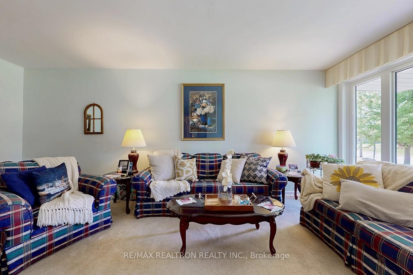 Photo 5 of 1378 Poprad Avenue, Pickering, Bay Ridges — HOMEH