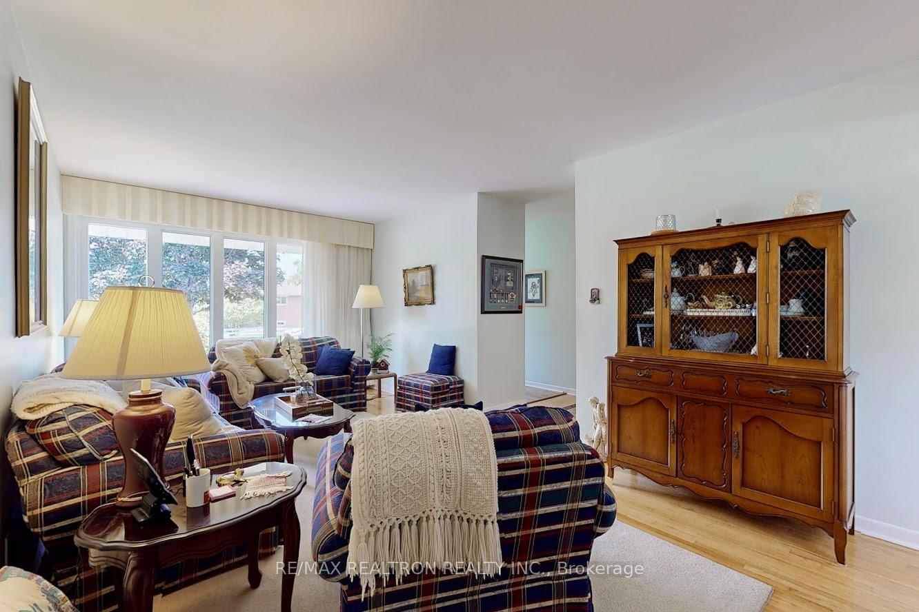 Photo 8 of 1378 Poprad Avenue, Pickering, Bay Ridges — HOMEH