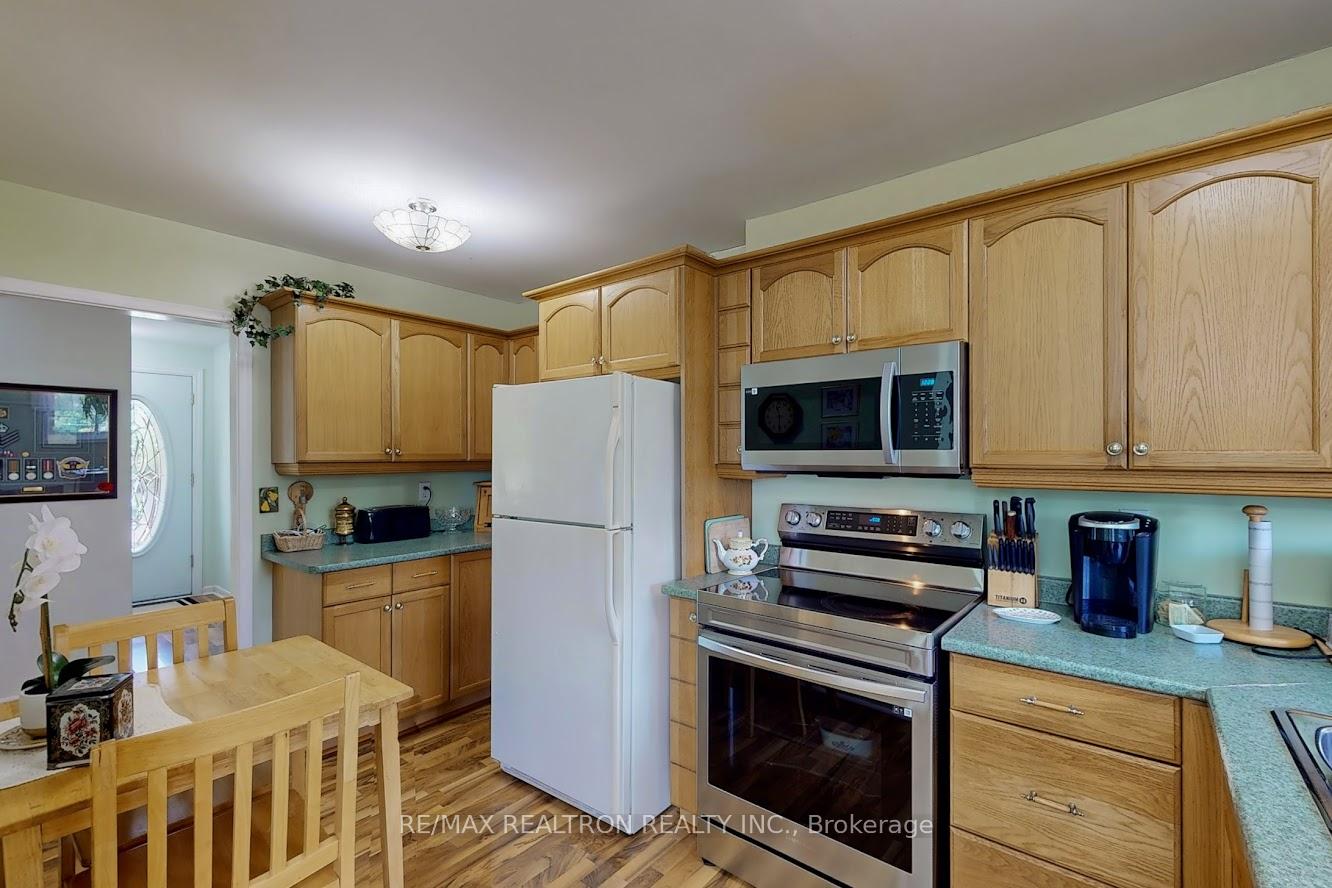 Photo 12 of 1378 Poprad Avenue, Pickering, Bay Ridges — HOMEH