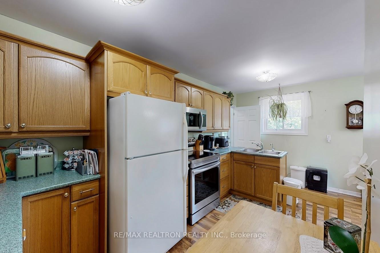 Photo 13 of 1378 Poprad Avenue, Pickering, Bay Ridges — HOMEH