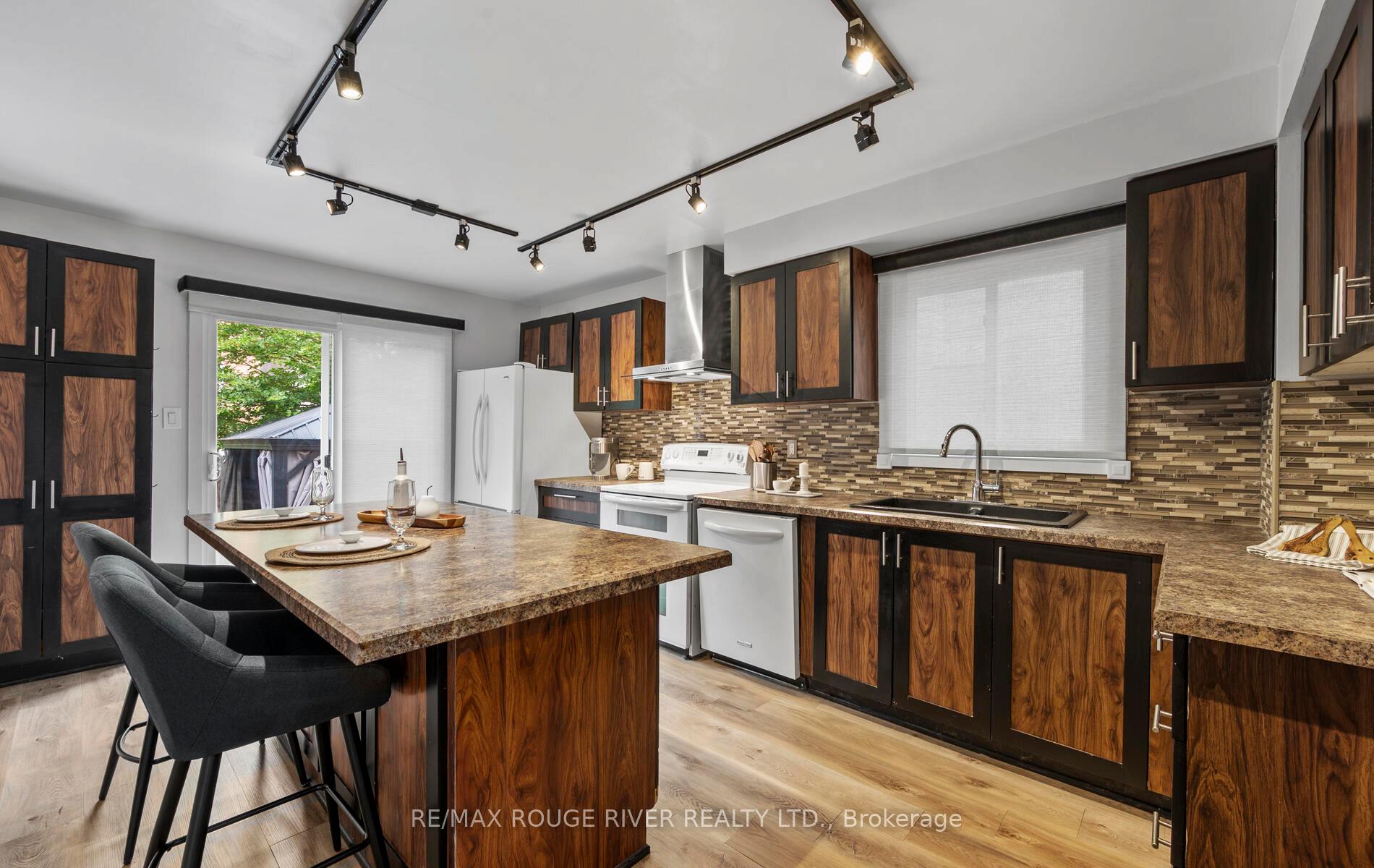 Photo 9 of 130 Mullen Dr, Ajax, Central West — HOMEH