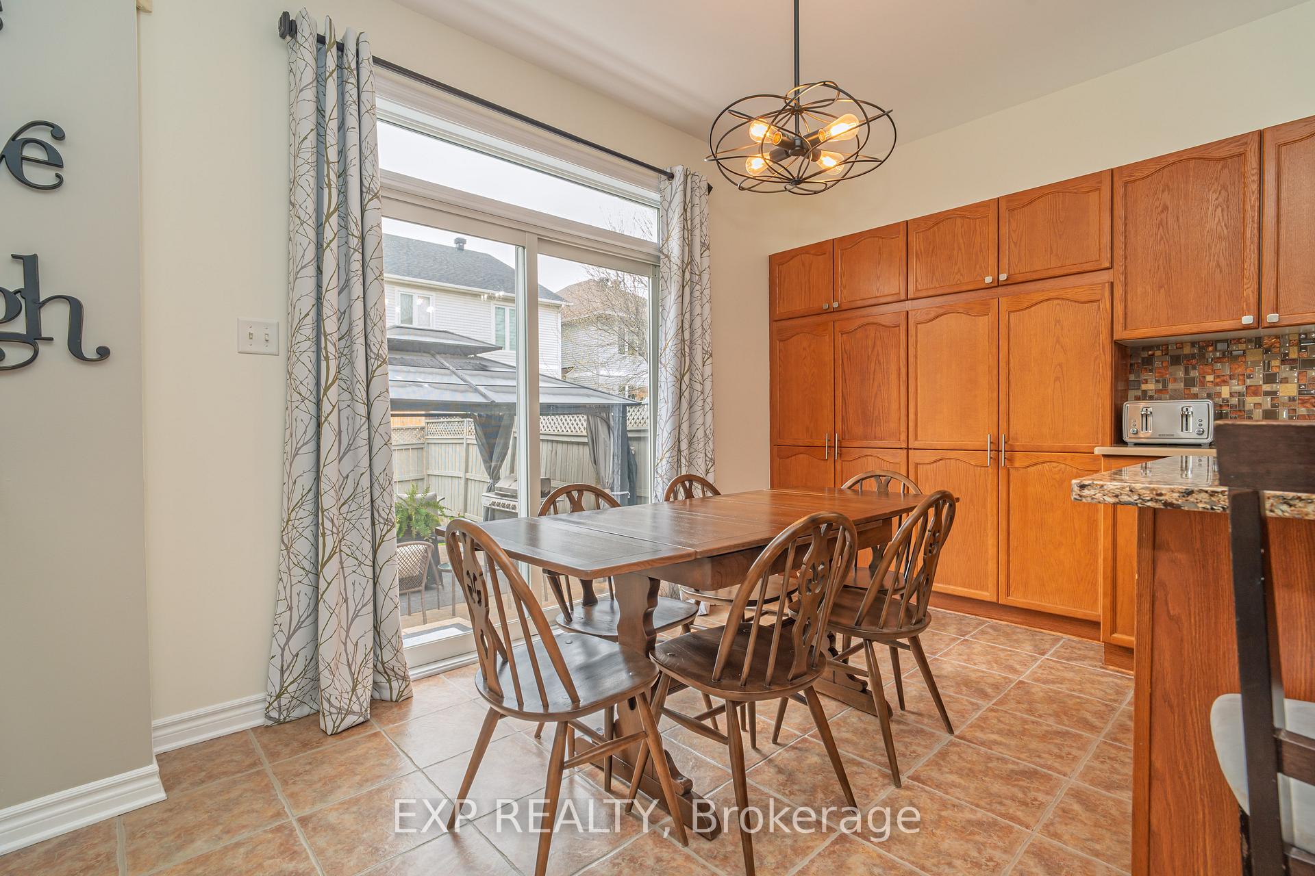 Photo 8 of 65 Friendly Crescent, Ottawa, Stittsville (South) — HOMEH
