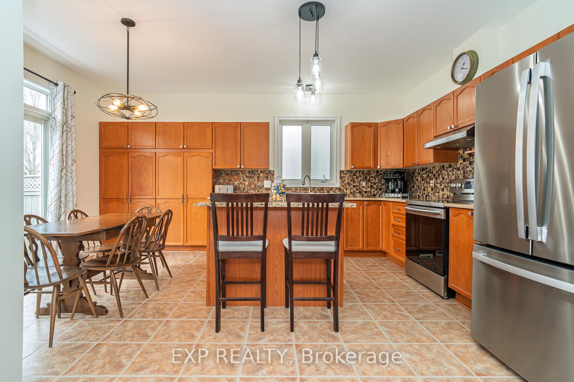 Photo 12 of 65 Friendly Crescent, Ottawa, Stittsville (South) — HOMEH