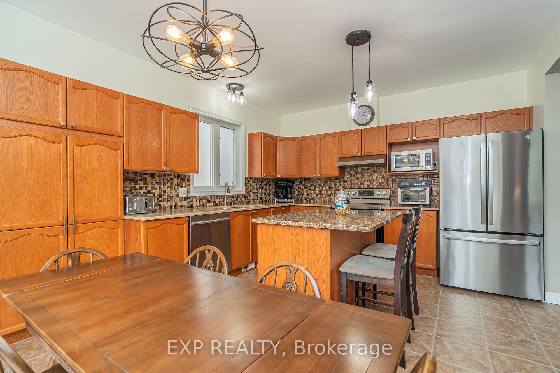 Photo 9 of 65 Friendly Crescent, Ottawa, Stittsville (South) — HOMEH