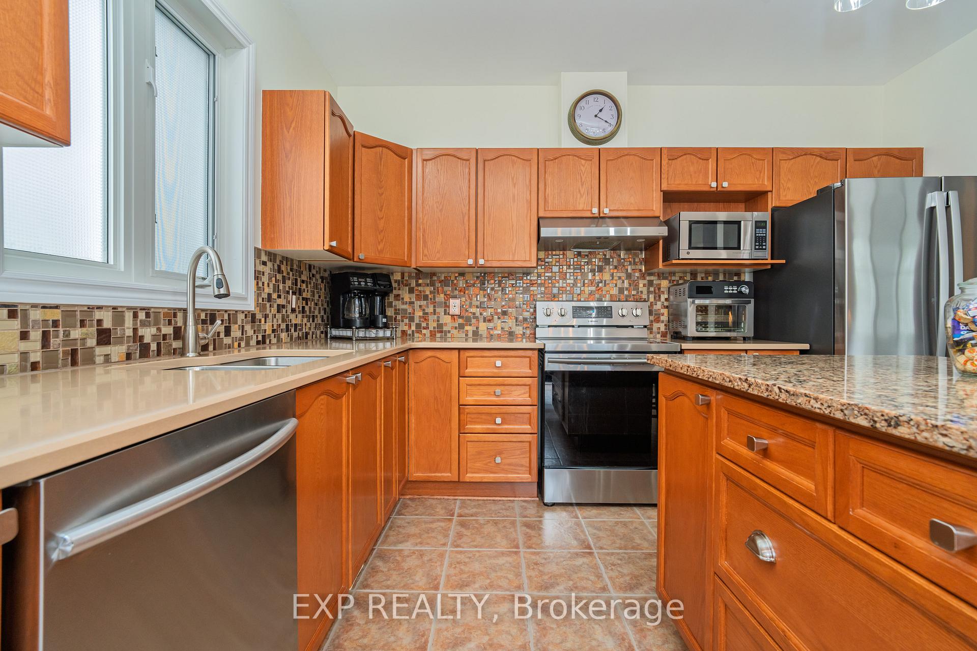 Photo 15 of 65 Friendly Crescent, Ottawa, Stittsville (South) — HOMEH