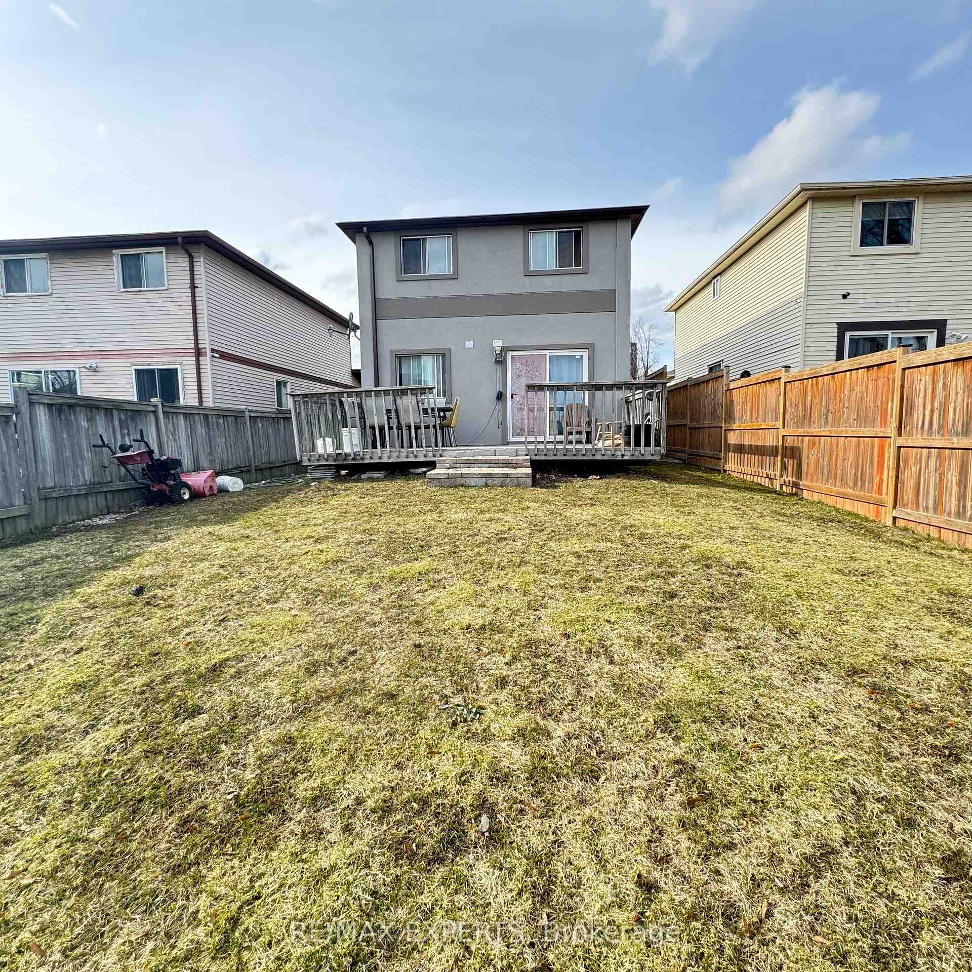 Photo 9 of 25 Argyle Road, Barrie, Sunnidale — HOMEH