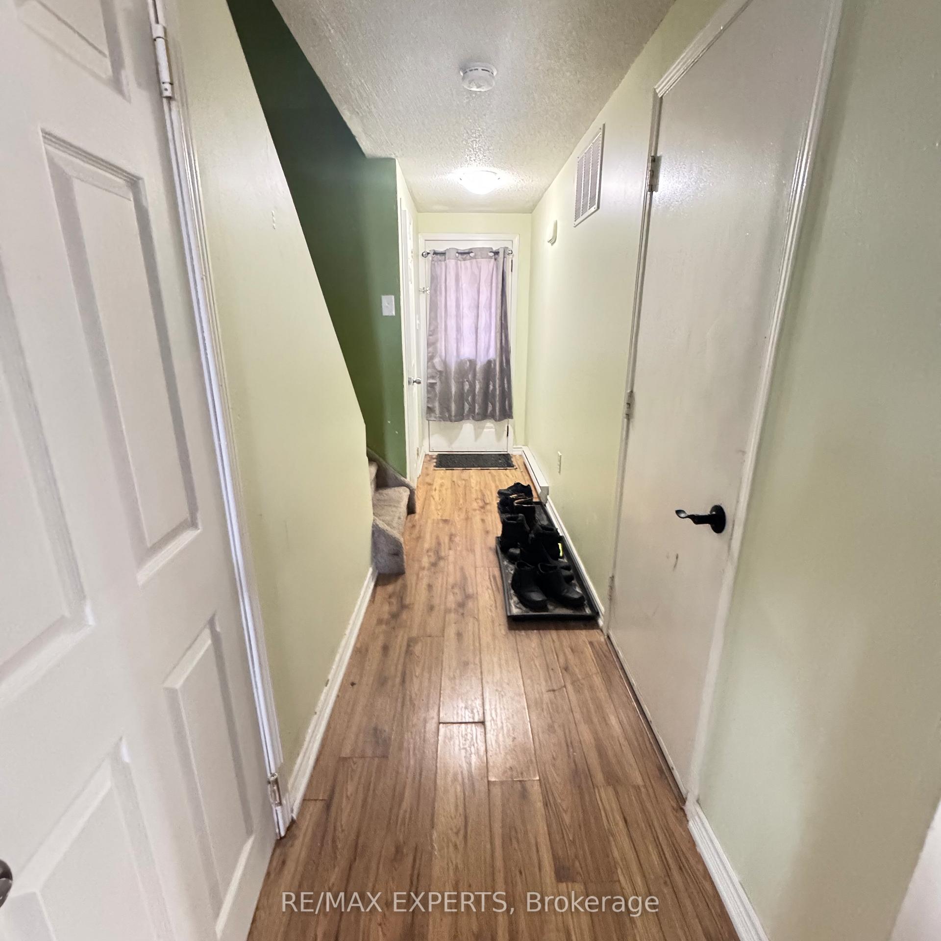 Photo 3 of 25 Argyle Road, Barrie, Sunnidale — HOMEH