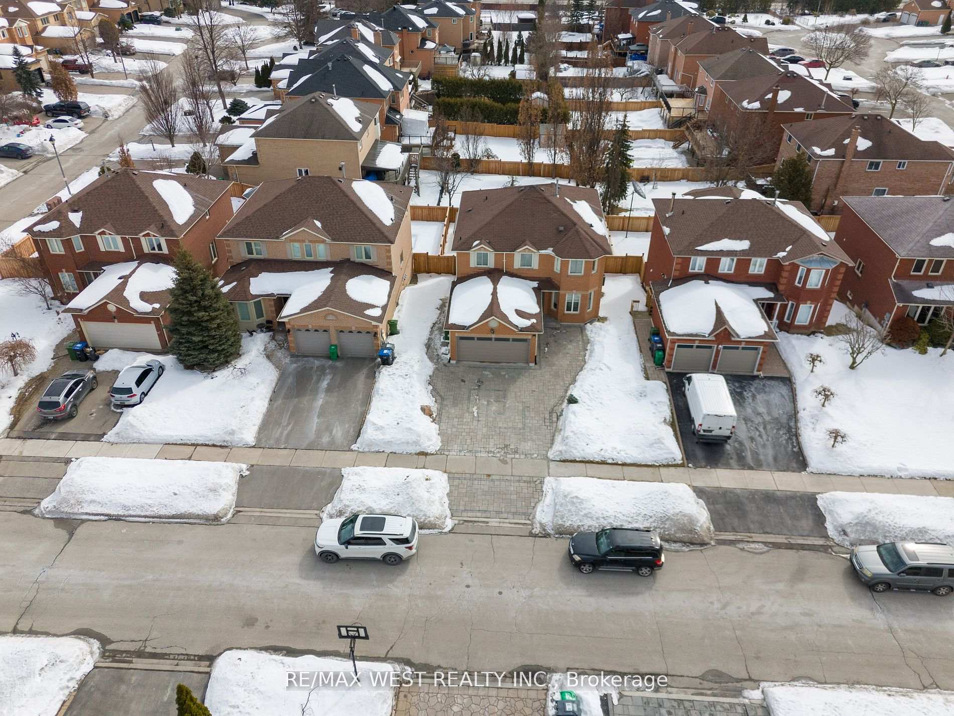 Photo 1 of 37 Whitbread Avenue, Caledon, Bolton East — HOMEH