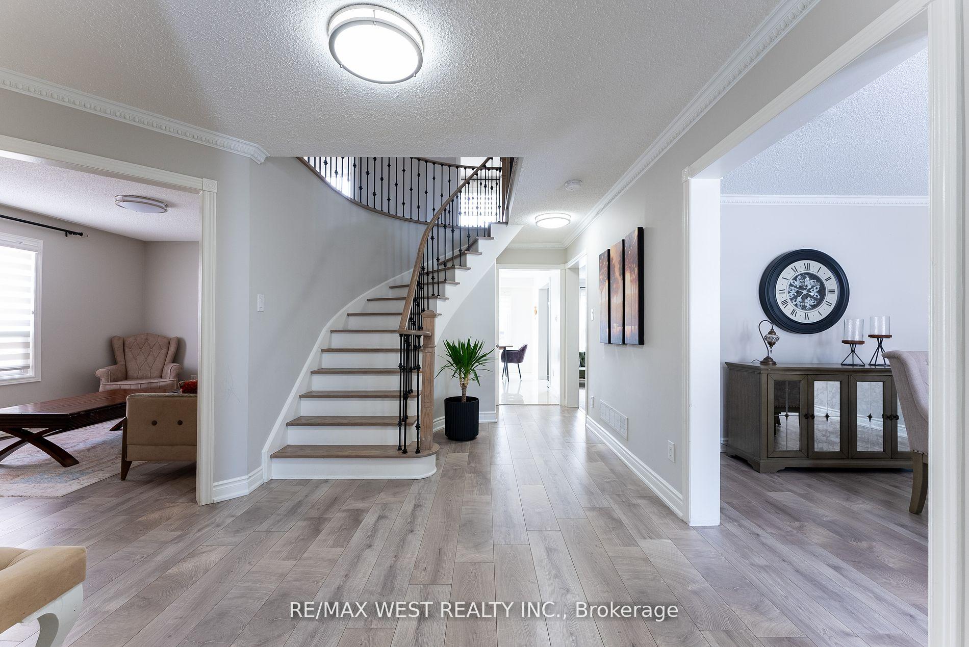 Photo 5 of 37 Whitbread Avenue, Caledon, Bolton East — HOMEH