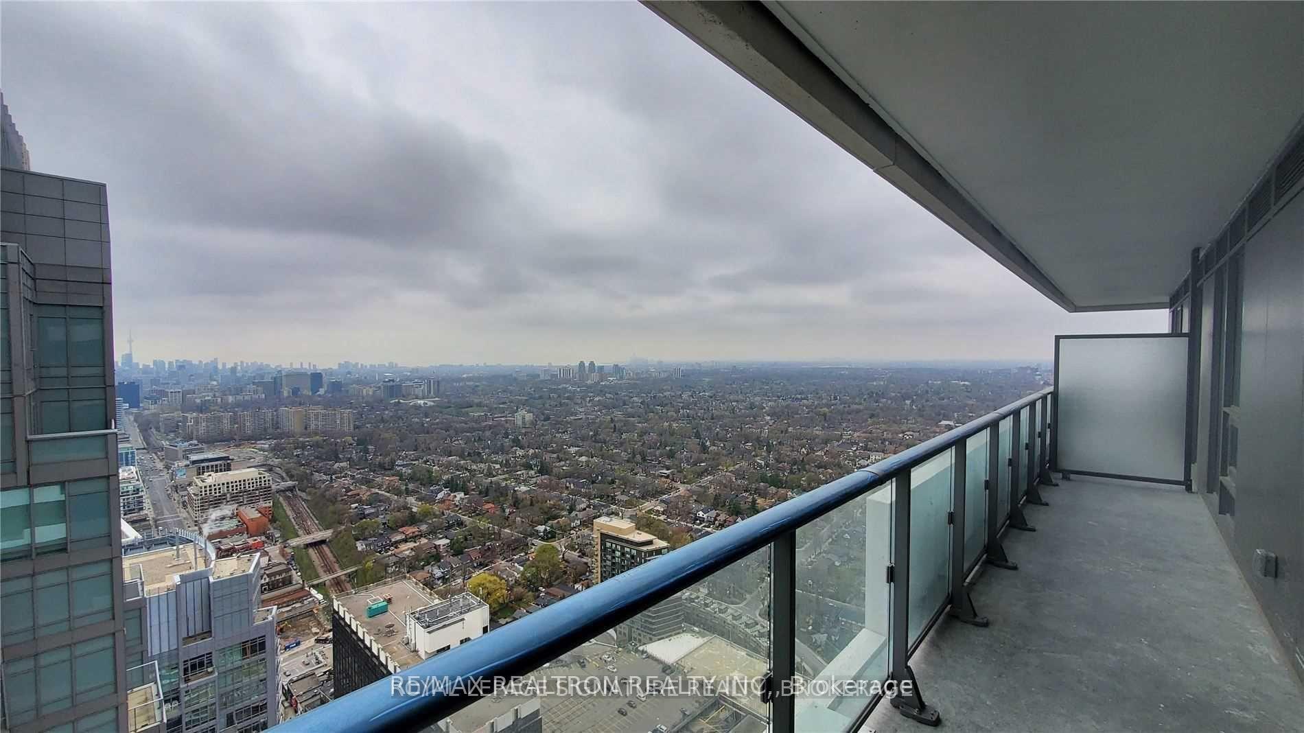 Photo 8 of Unit 3007, 2221 Yonge Street, Toronto, Mount Pleasant West — HOMEH