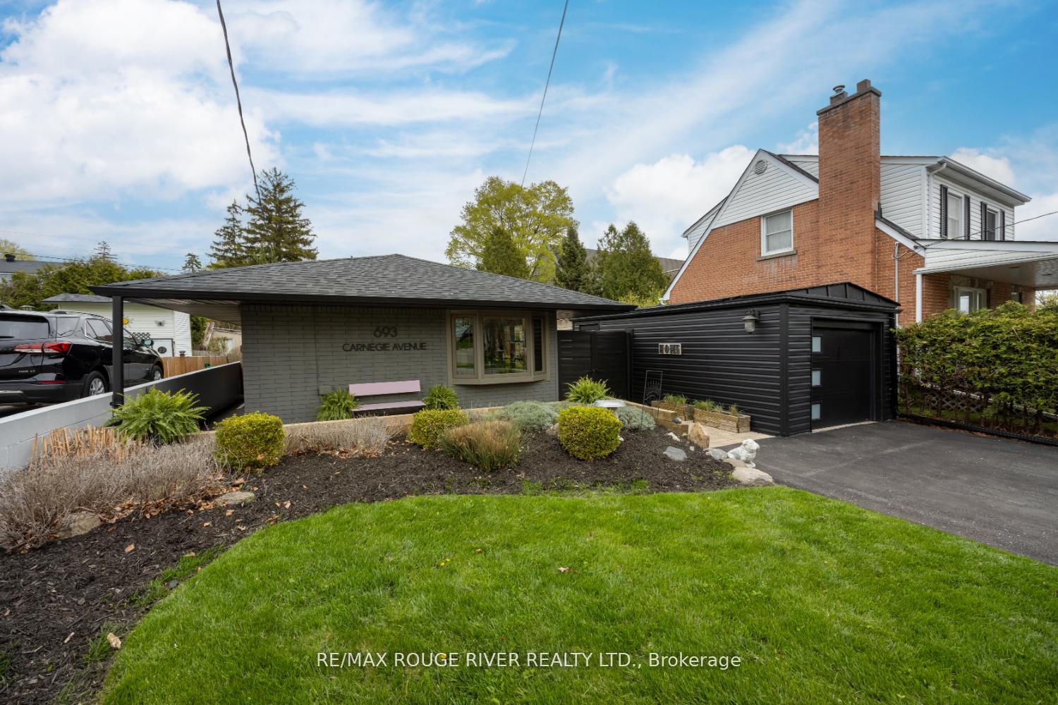Photo 5 of 693 Carnegie Avenue, Oshawa, O'Neill — HOMEH