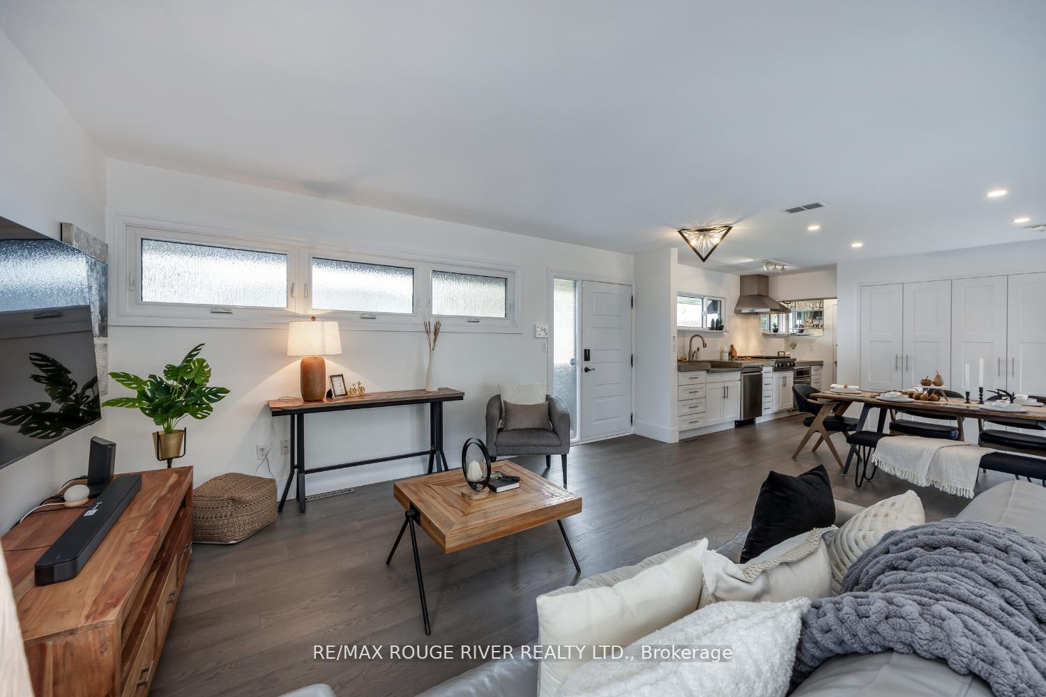 Photo 9 of 693 Carnegie Avenue, Oshawa, O'Neill — HOMEH