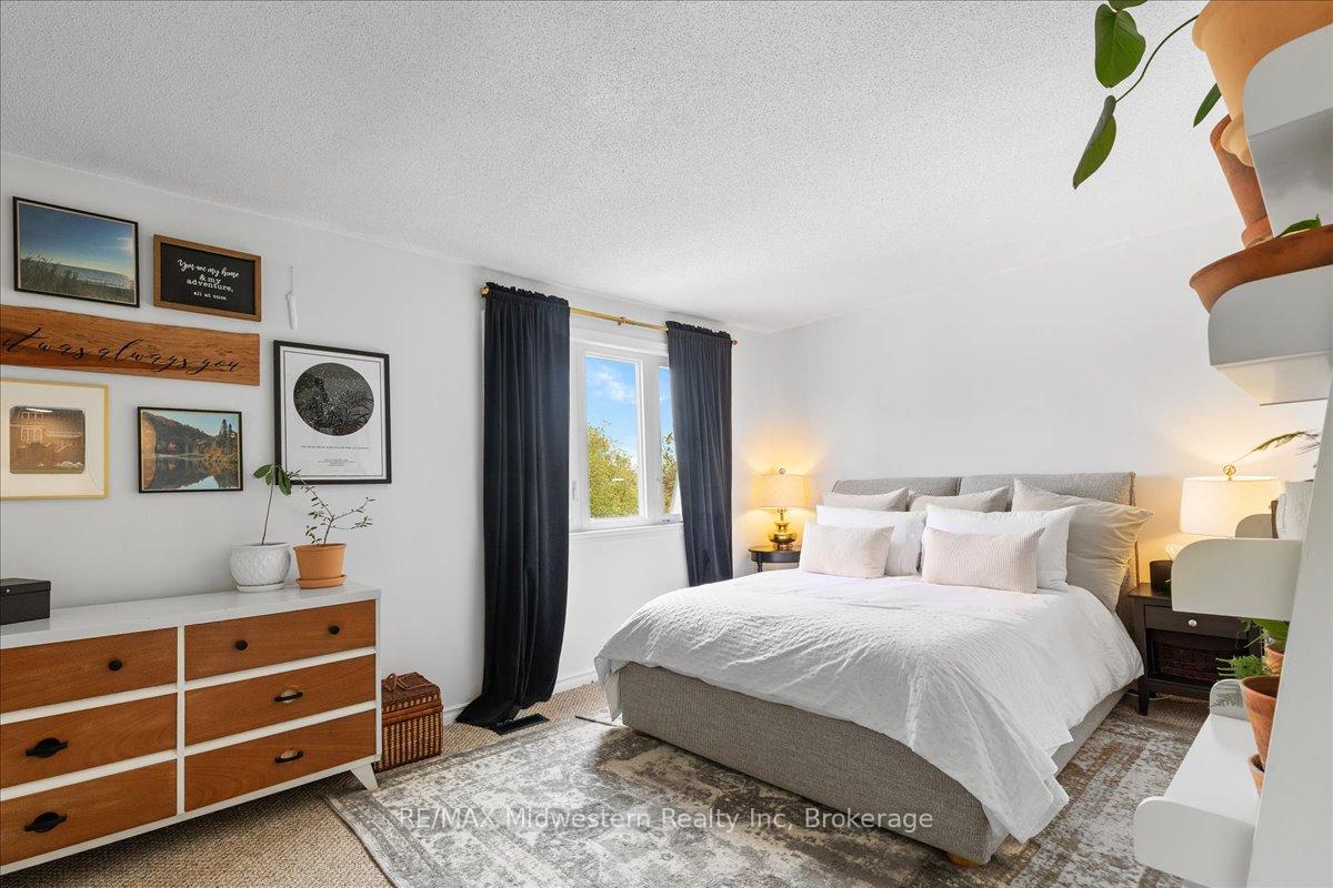 Photo 16 of 759 York Avenue N, North Perth, Listowel — HOMEH