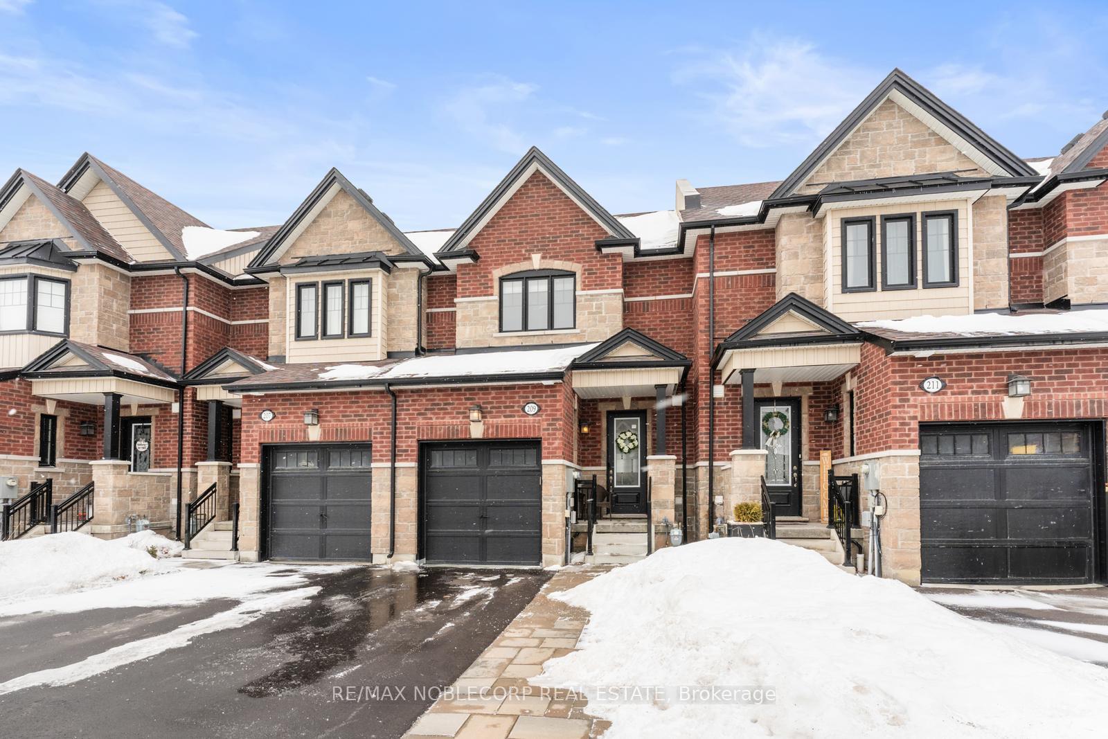 Photo 9 of 209 Walker Boulevard, New Tecumseth, Alliston — HOMEH
