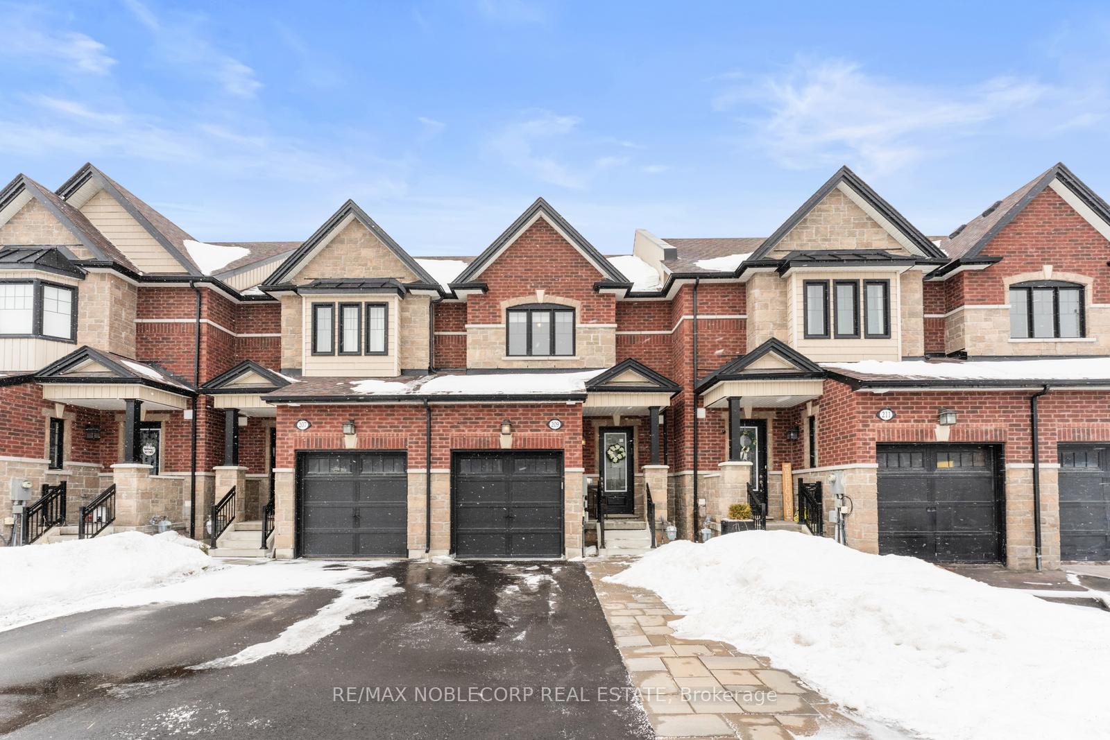 Photo 14 of 209 Walker Boulevard, New Tecumseth, Alliston — HOMEH