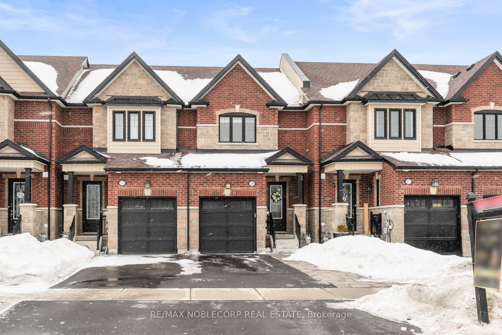 Photo 2 of 209 Walker Boulevard, New Tecumseth, Alliston — HOMEH