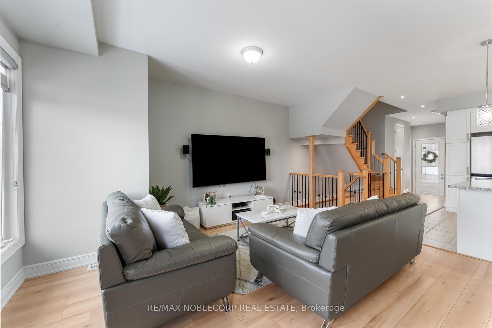 Photo 16 of 209 Walker Boulevard, New Tecumseth, Alliston — HOMEH
