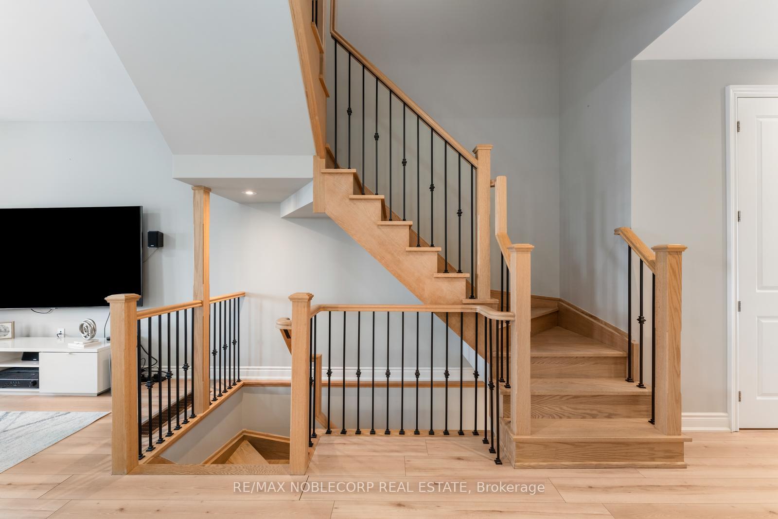 Photo 20 of 209 Walker Boulevard, New Tecumseth, Alliston — HOMEH