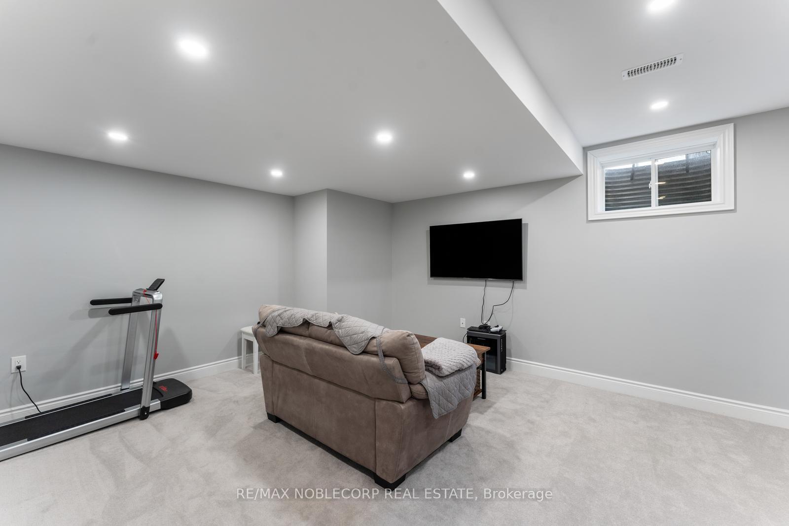 Photo 31 of 209 Walker Boulevard, New Tecumseth, Alliston — HOMEH