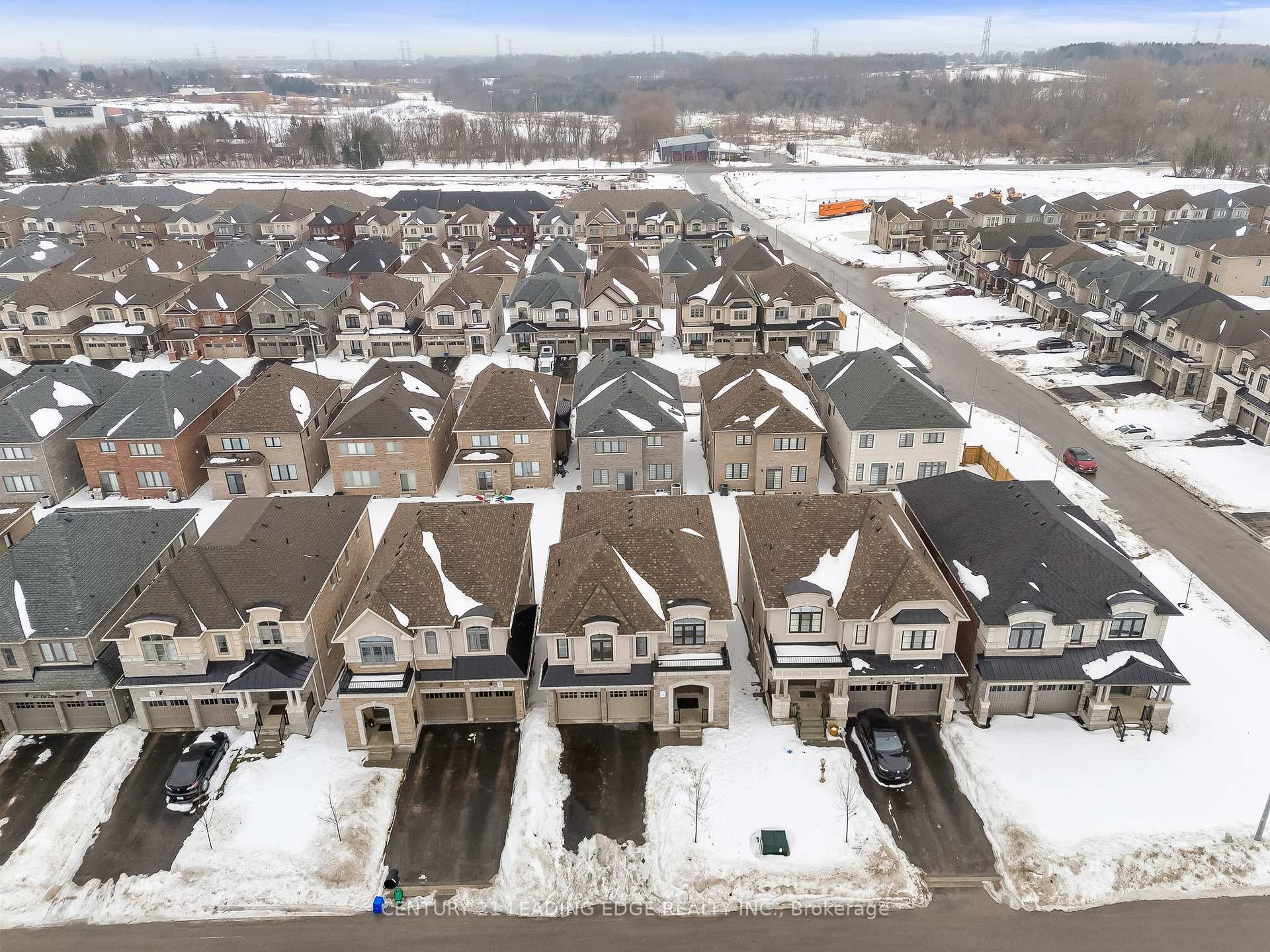 Photo 2 of 99 Ed Ewert Avenue, Clarington, Newcastle — HOMEH