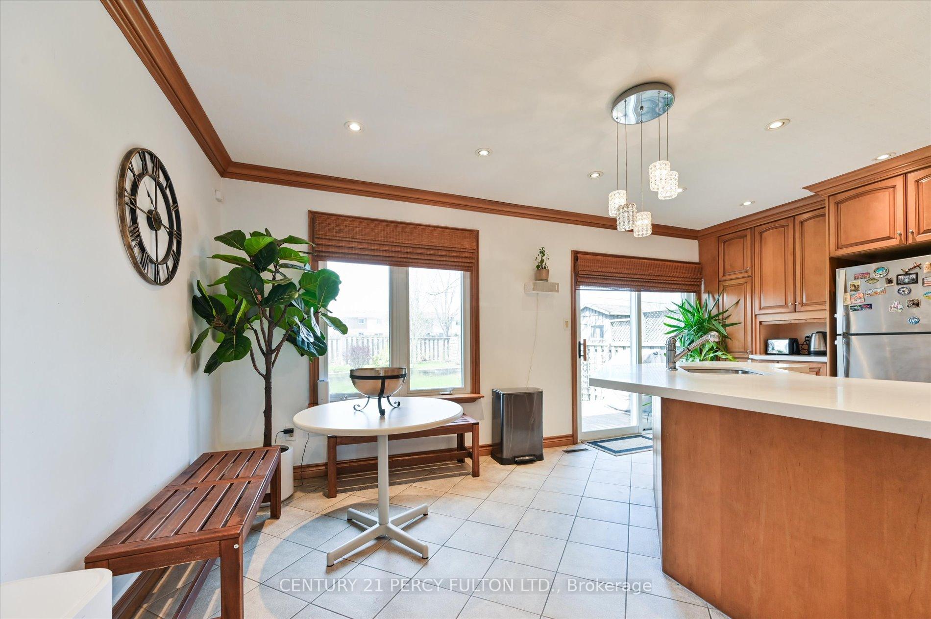 Photo 2 of 16 Andrea Road, Ajax, South East — HOMEH