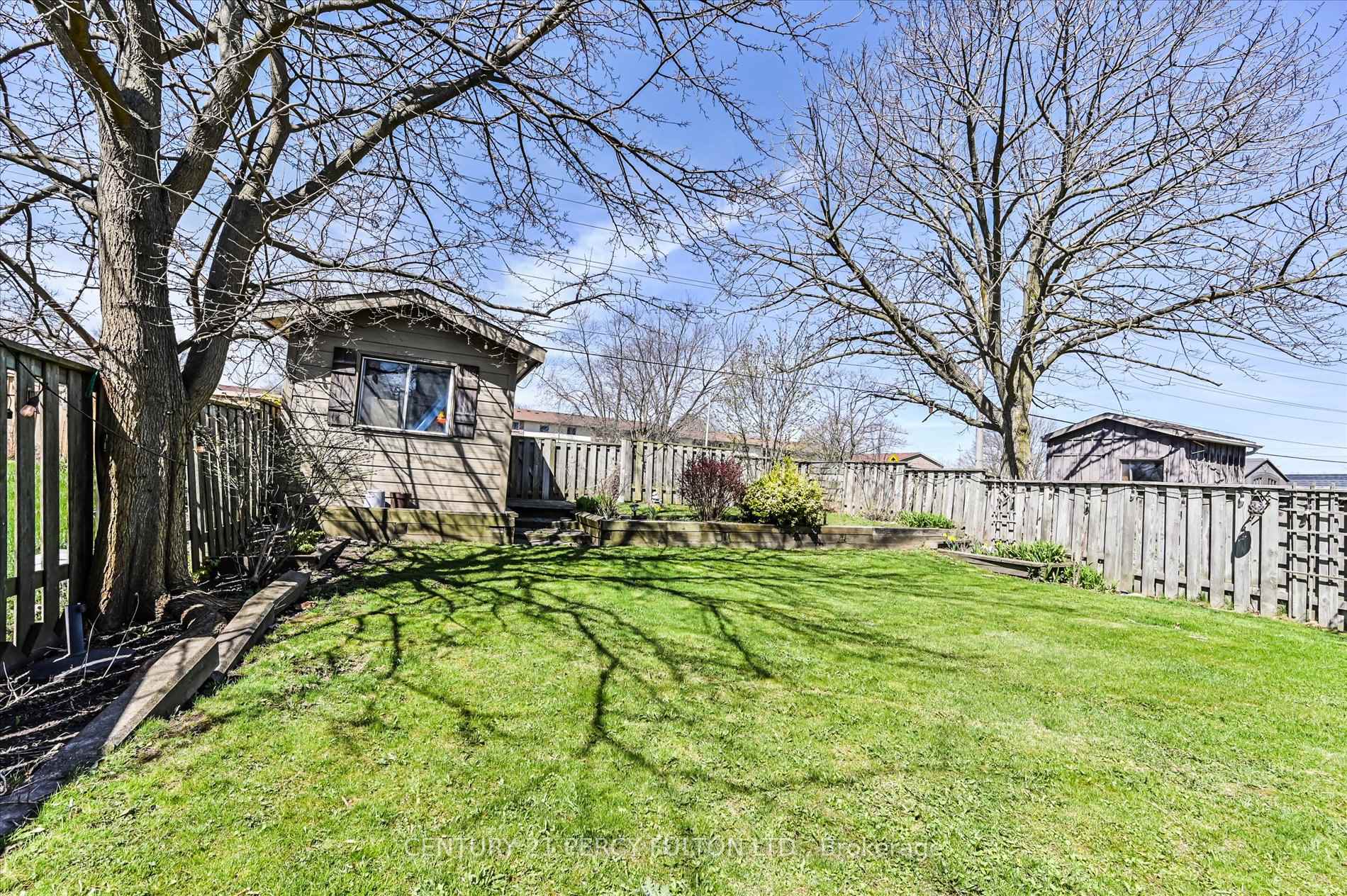 Photo 23 of 16 Andrea Road, Ajax, South East — HOMEH
