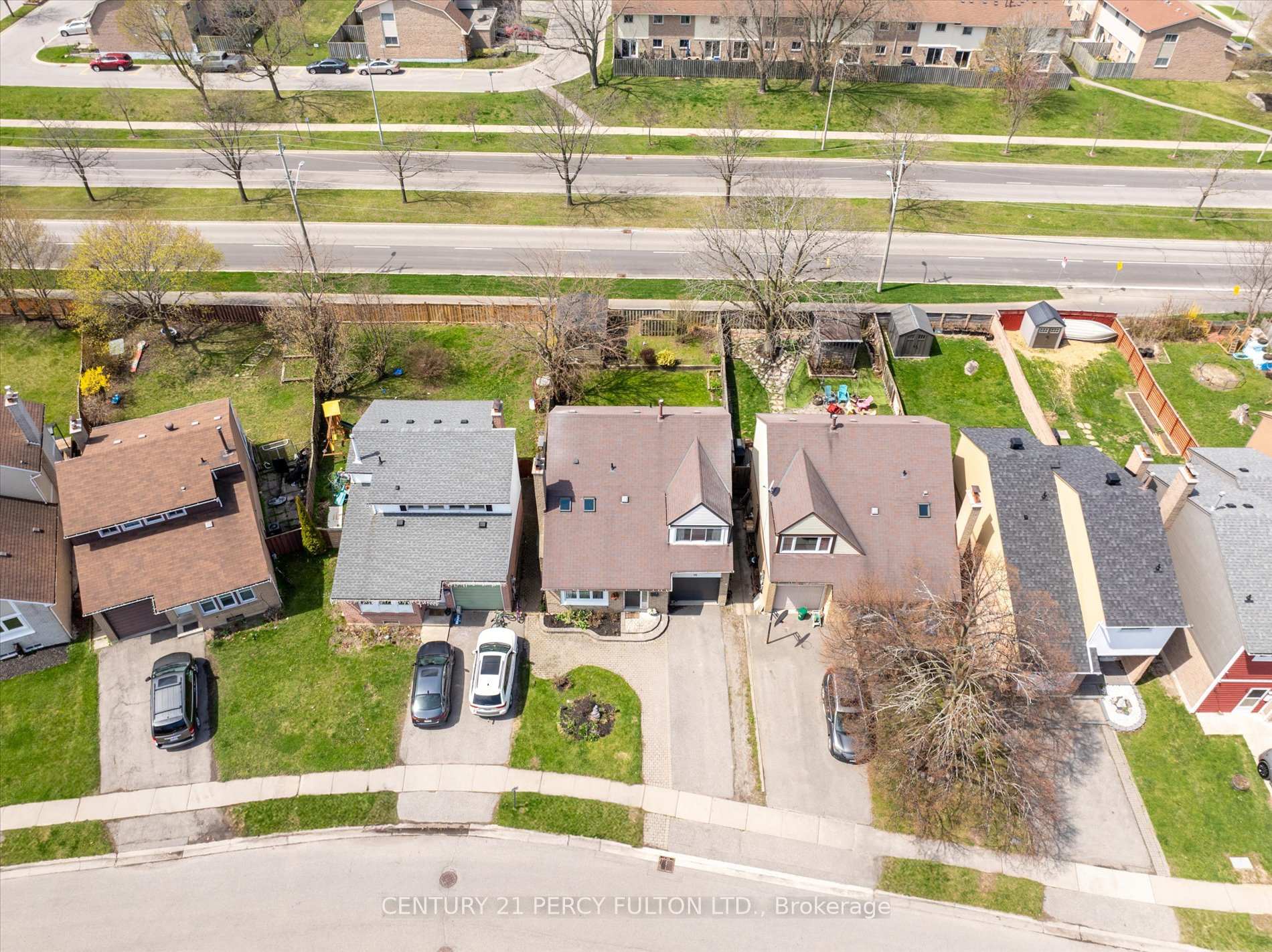 Photo 11 of 16 Andrea Road, Ajax, South East — HOMEH
