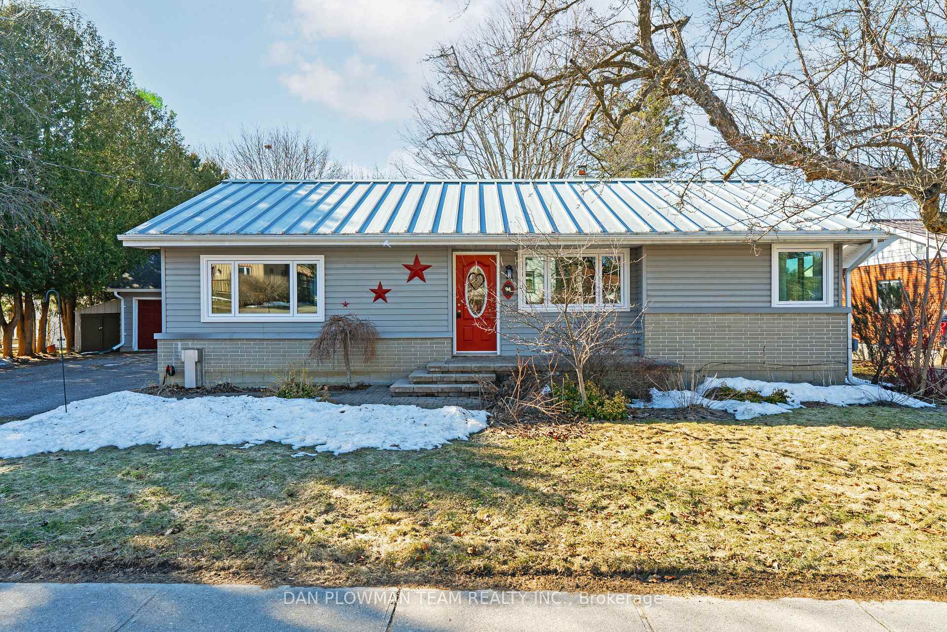 Photo 8 of 94 Union Avenue, Scugog, Port Perry — HOMEH