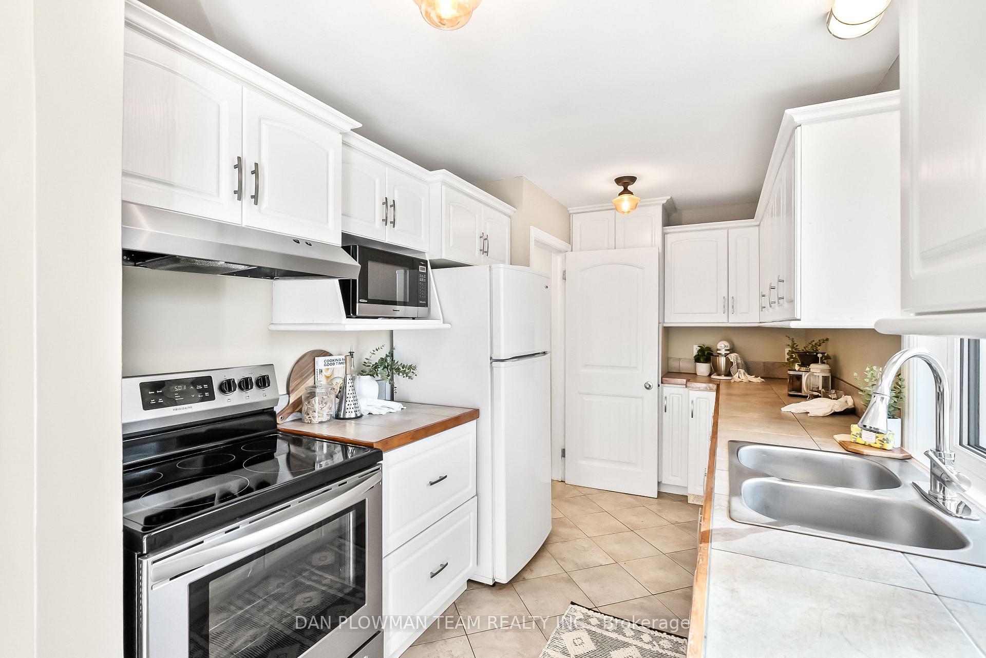 Photo 17 of 94 Union Avenue, Scugog, Port Perry — HOMEH