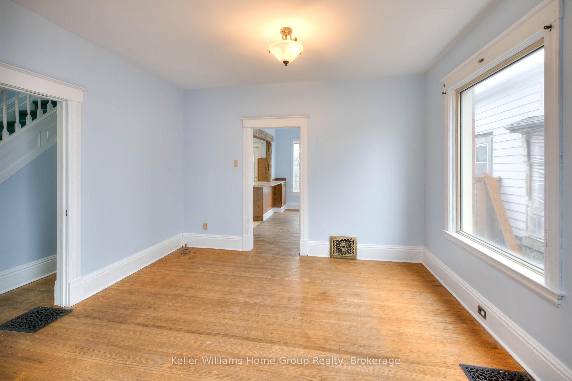 Photo 16 of 27 Hiawatha Street, St. Thomas — HOMEH