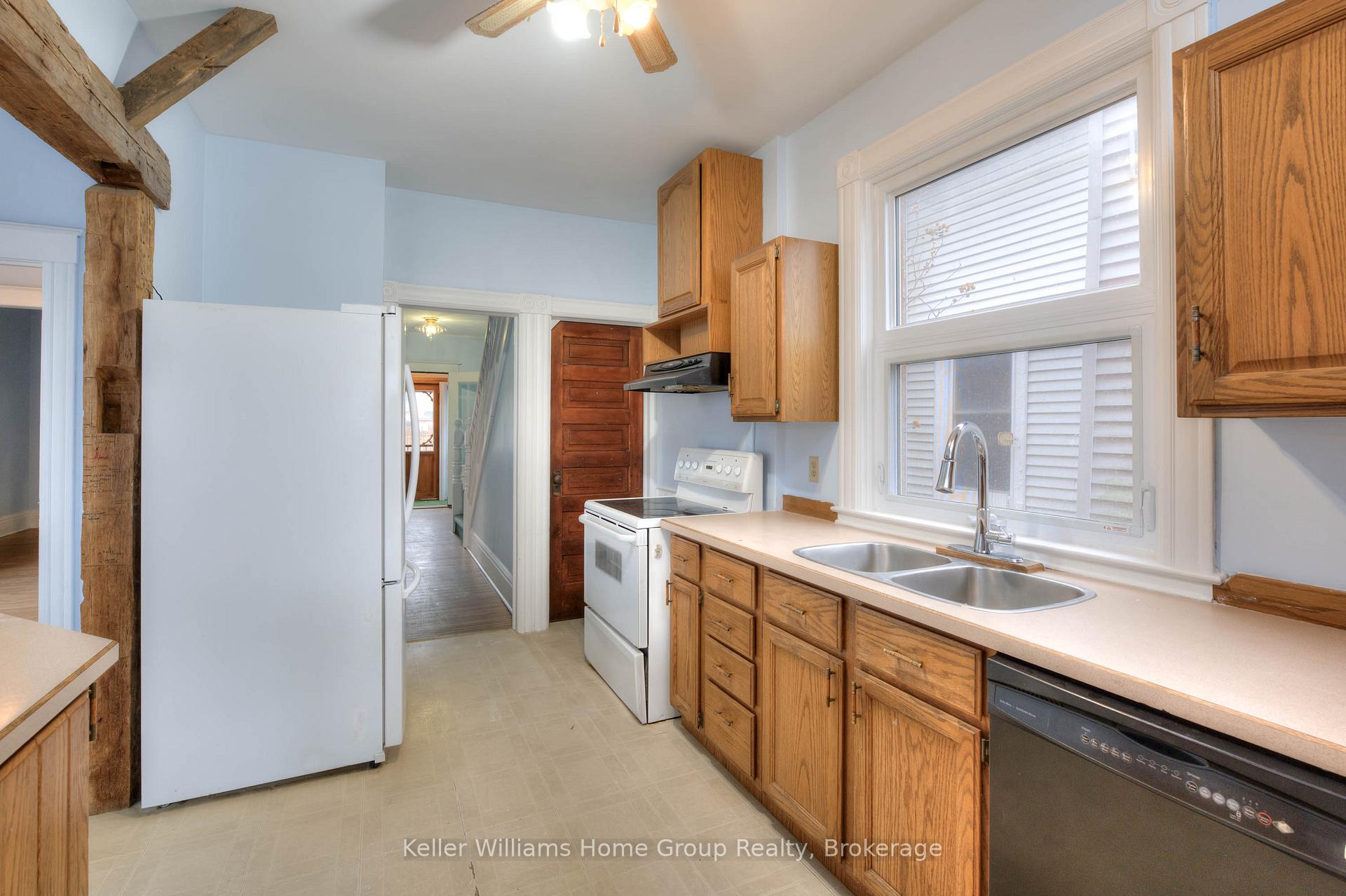 Photo 5 of 27 Hiawatha Street, St. Thomas — HOMEH