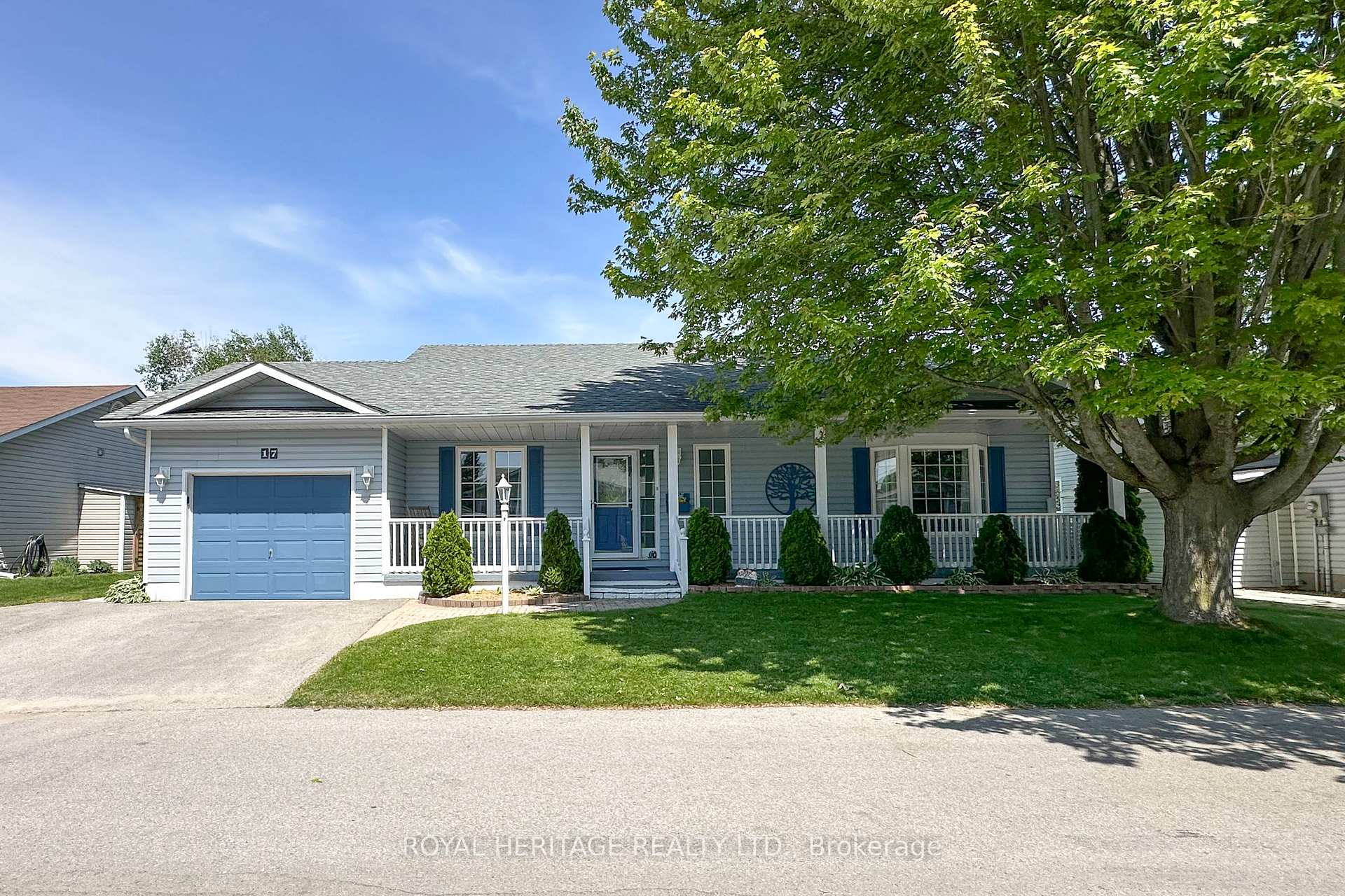 Photo 1 of 17 Fairway Drive, Clarington, Newcastle — HOMEH