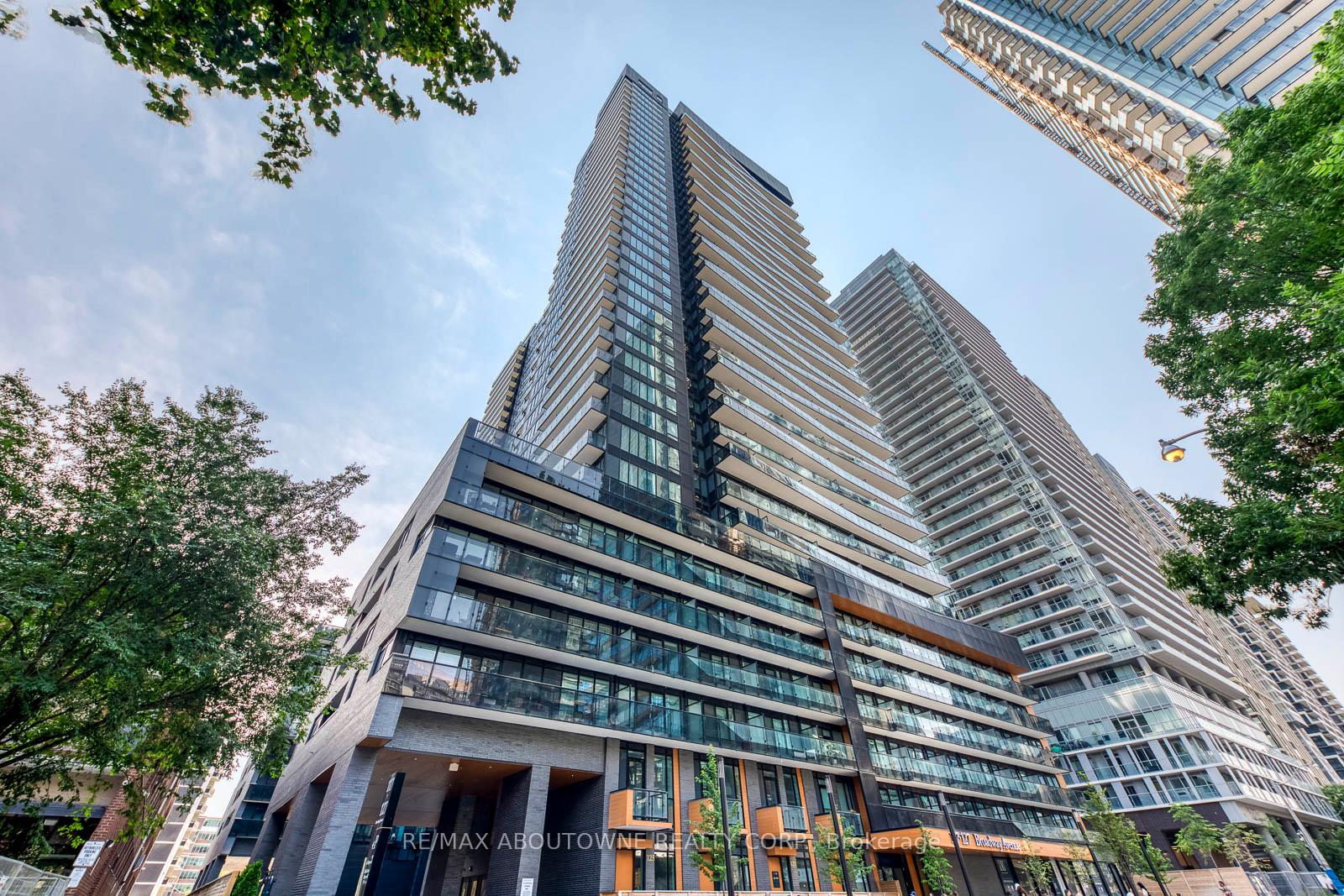Photo 1 of Unit 1012, 117 broadway Avenue, Toronto, Mount Pleasant West — HOMEH