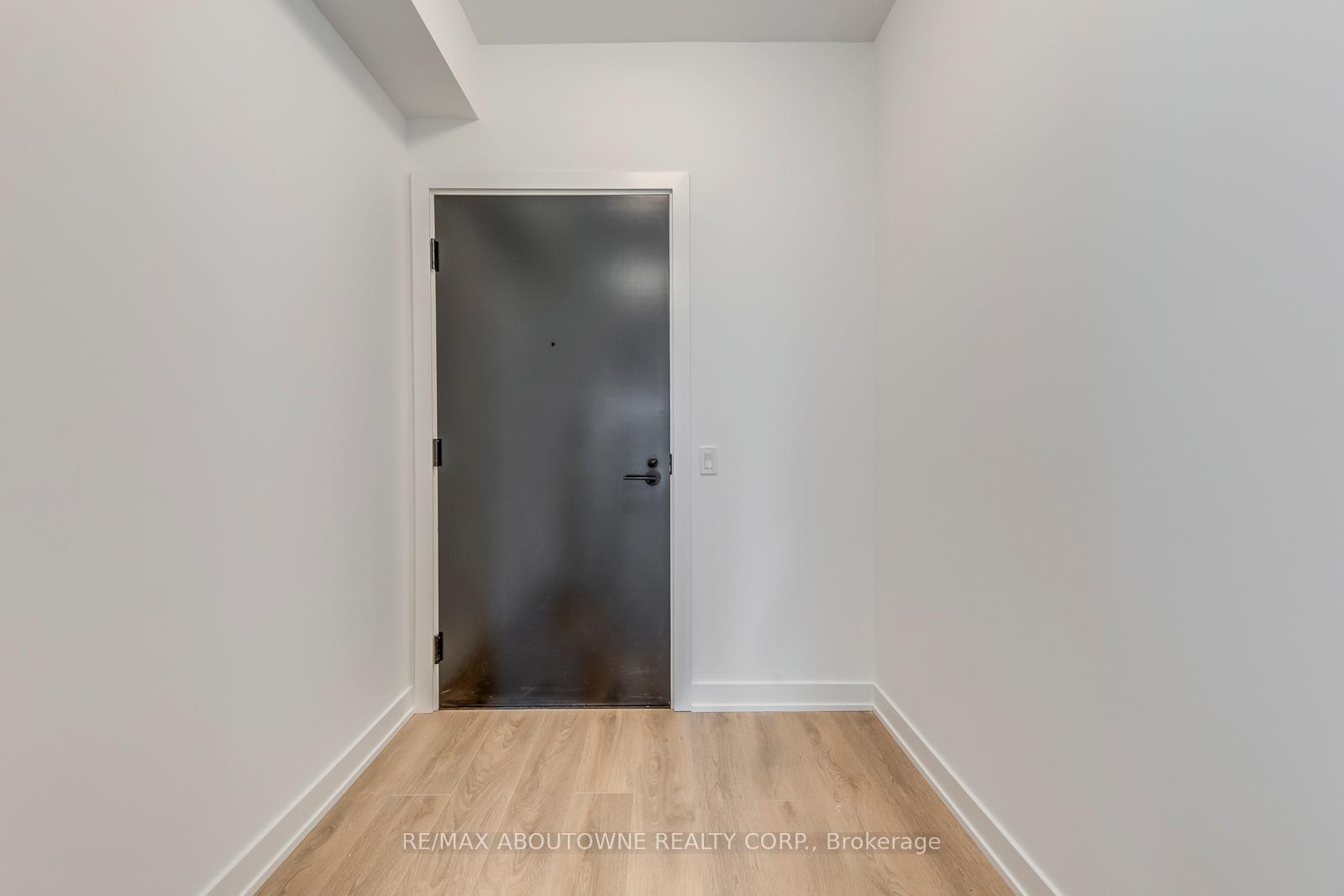 Photo 2 of Unit 1012, 117 broadway Avenue, Toronto, Mount Pleasant West — HOMEH