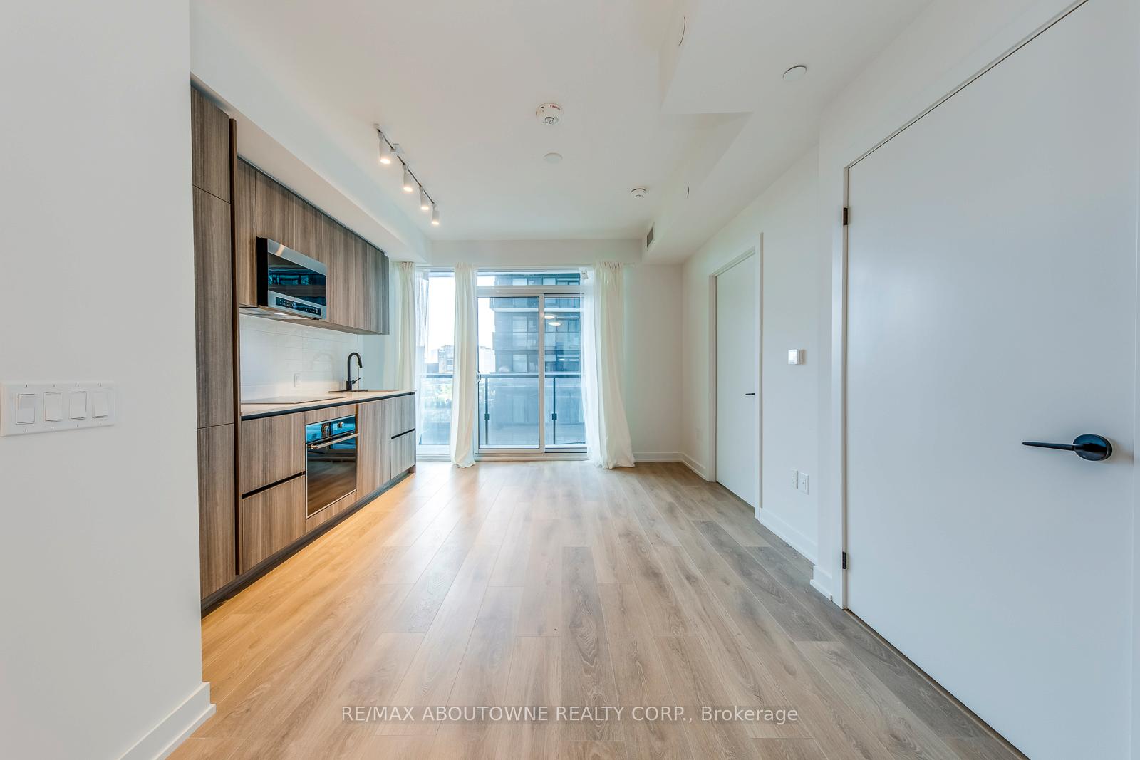 Photo 17 of Unit 1012, 117 broadway Avenue, Toronto, Mount Pleasant West — HOMEH