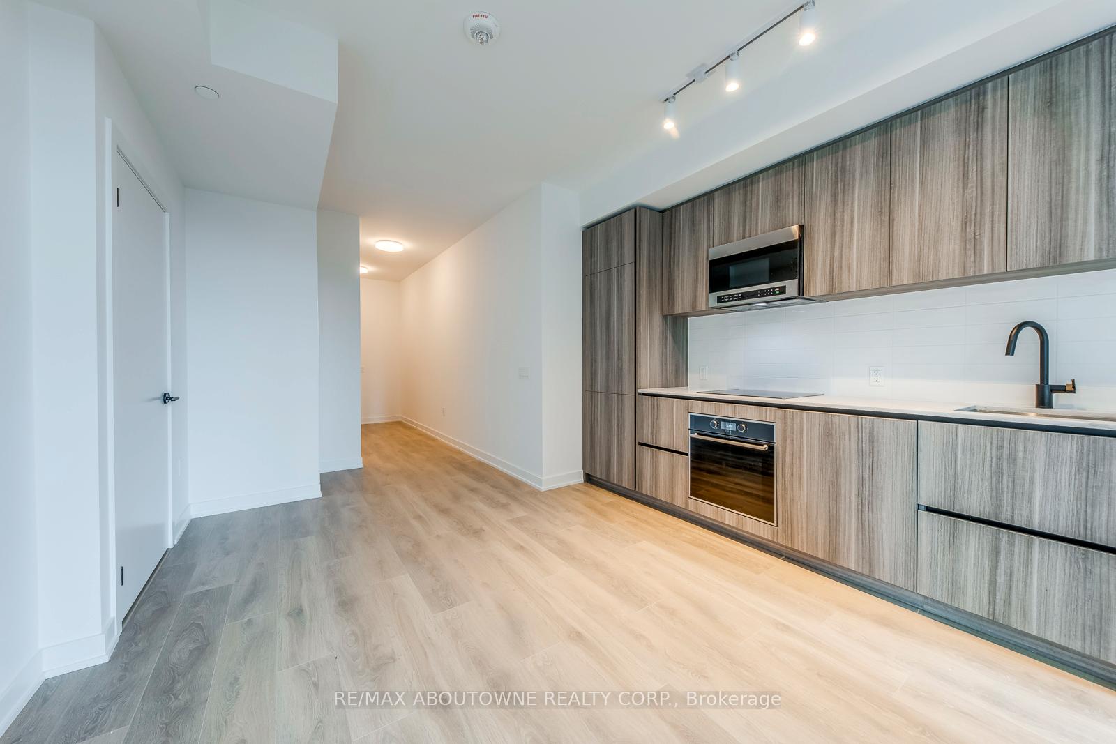 Photo 18 of Unit 1012, 117 broadway Avenue, Toronto, Mount Pleasant West — HOMEH