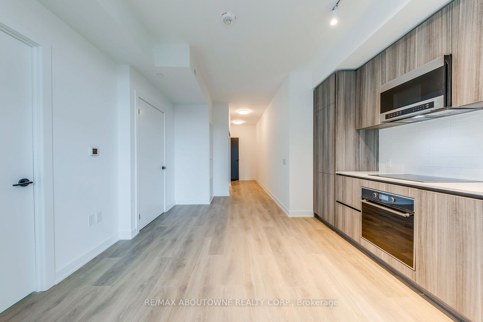Photo 6 of Unit 1012, 117 broadway Avenue, Toronto, Mount Pleasant West — HOMEH